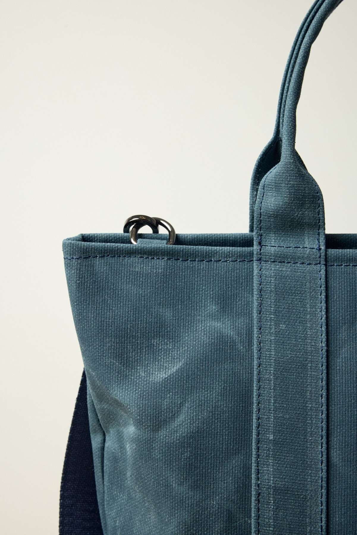 daily-tote-canta-petrol-mavisi-8b-8da.jpg