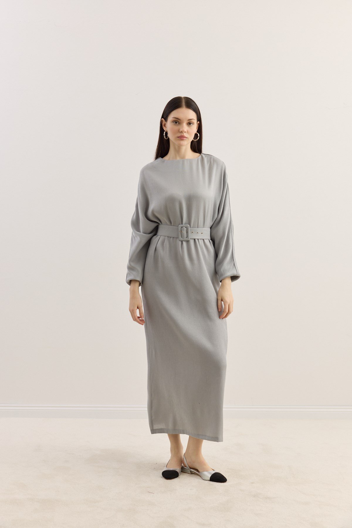 diana-kemerli-elbise-gumus-5-4bad.jpg