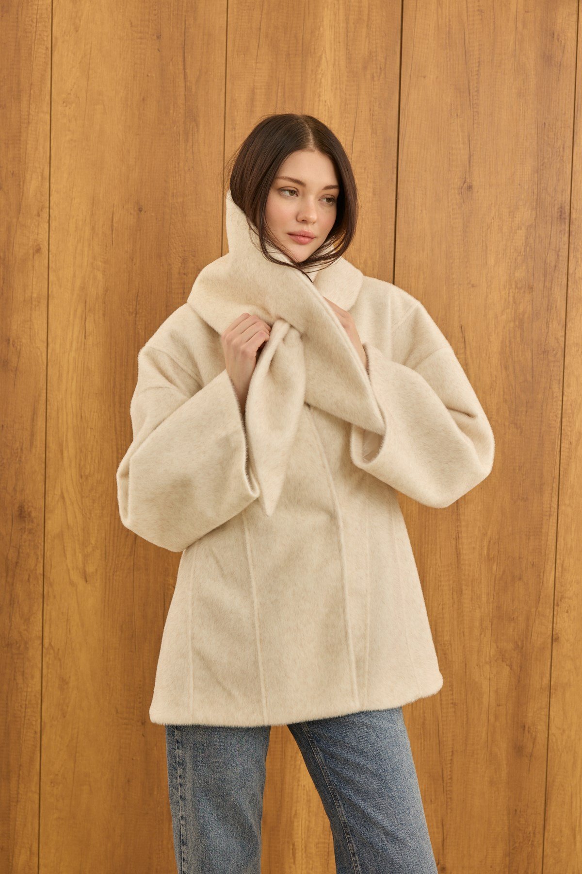 fularli-oturtmali-midi-fox-kaban-bej-3fda42.jpg