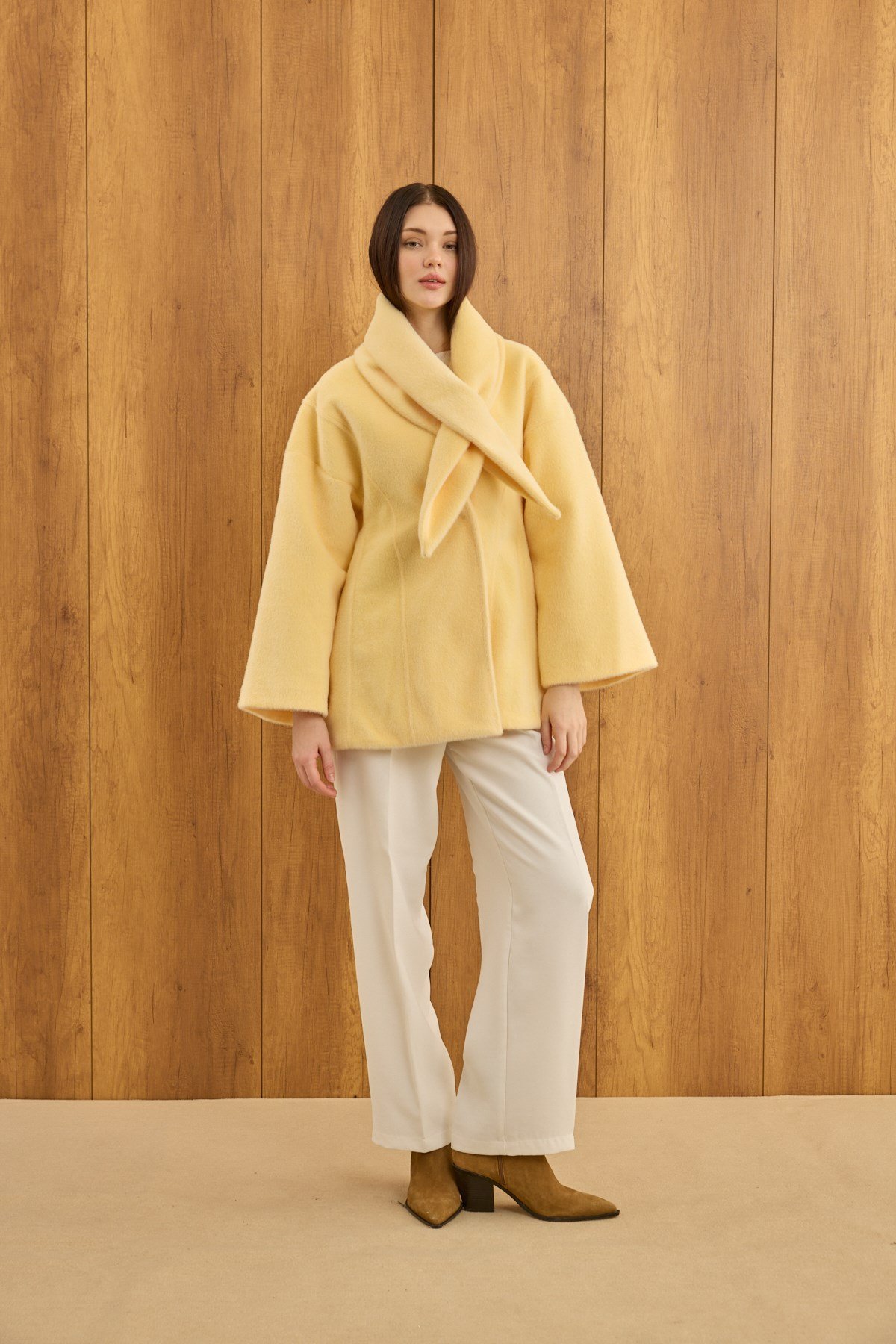 fularli-oturtmali-midi-fox-kaban-soft--4e-88b.jpg