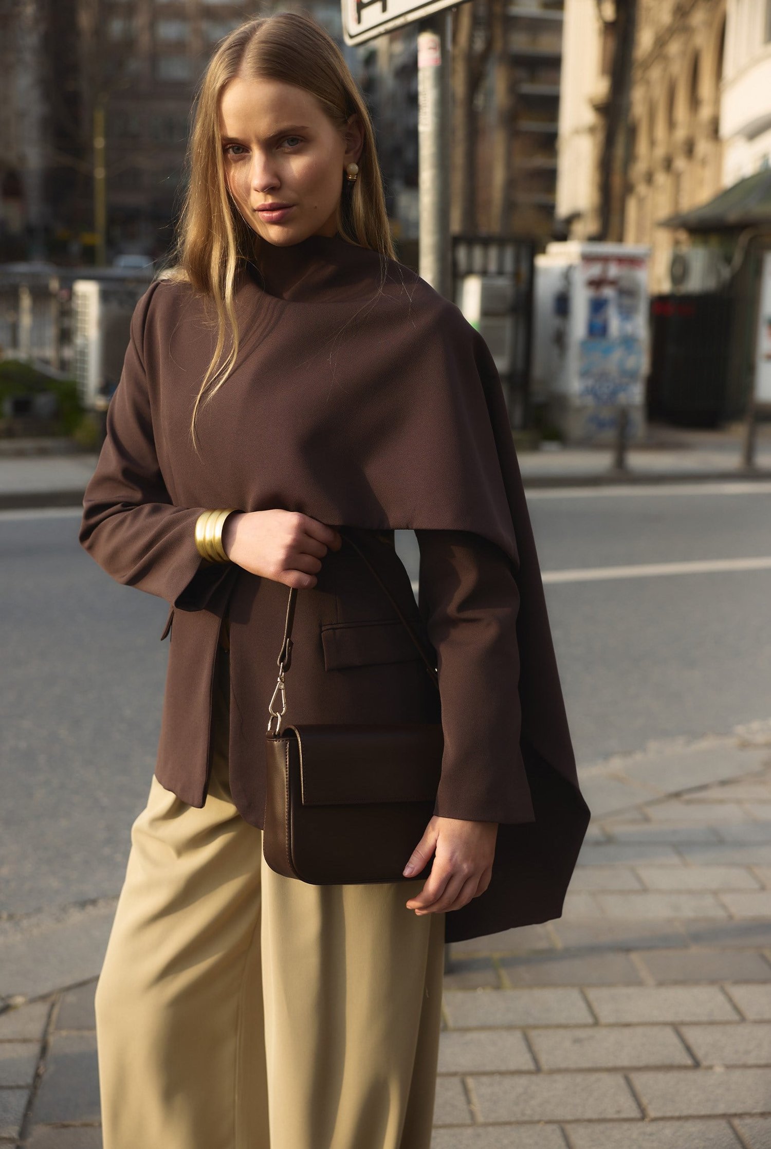pelerin-detayli-blazer-ceket-aci-kahve-8-c9bb.jpg