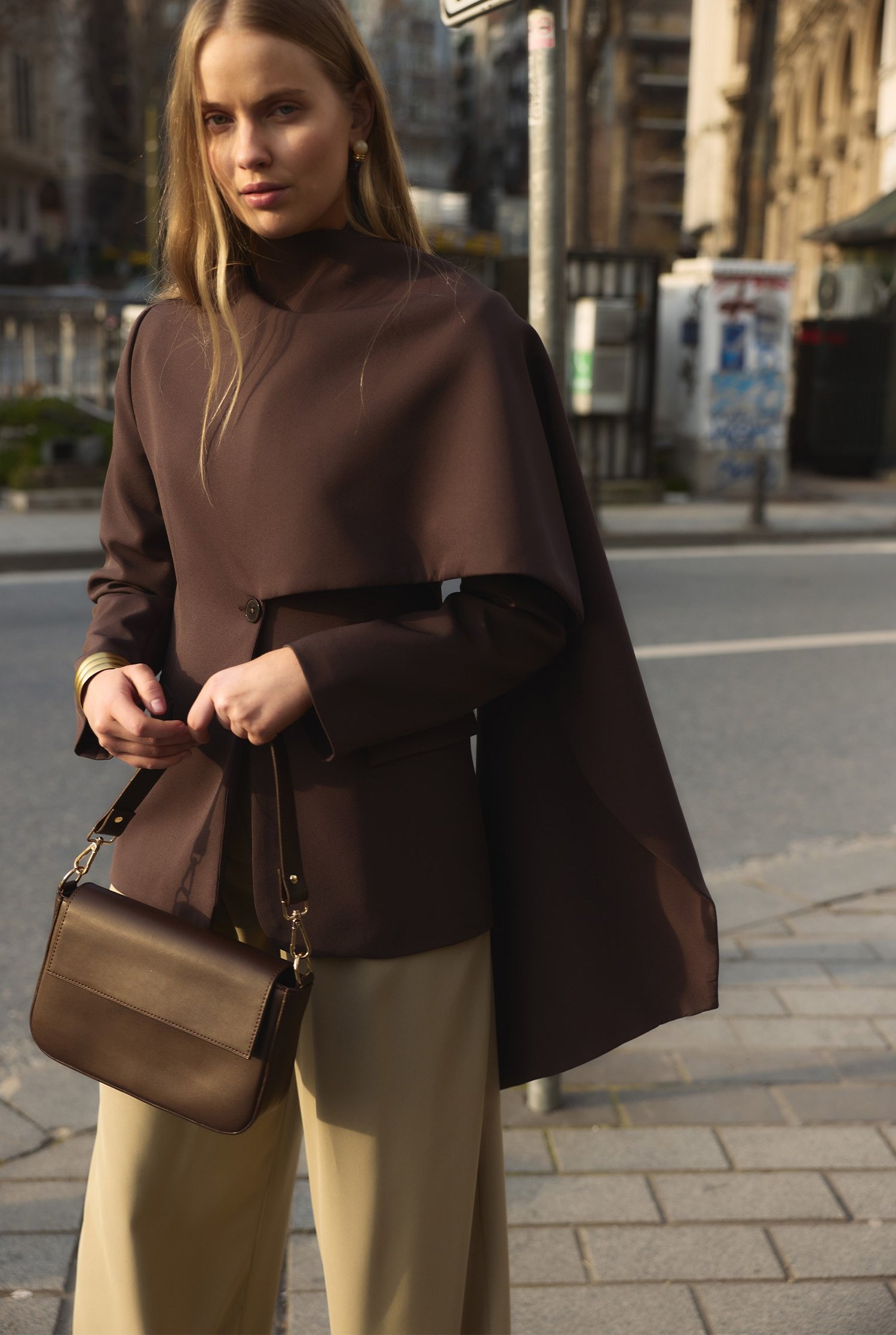 pelerin-detayli-blazer-ceket-aci-kahve-e-40fd.jpg