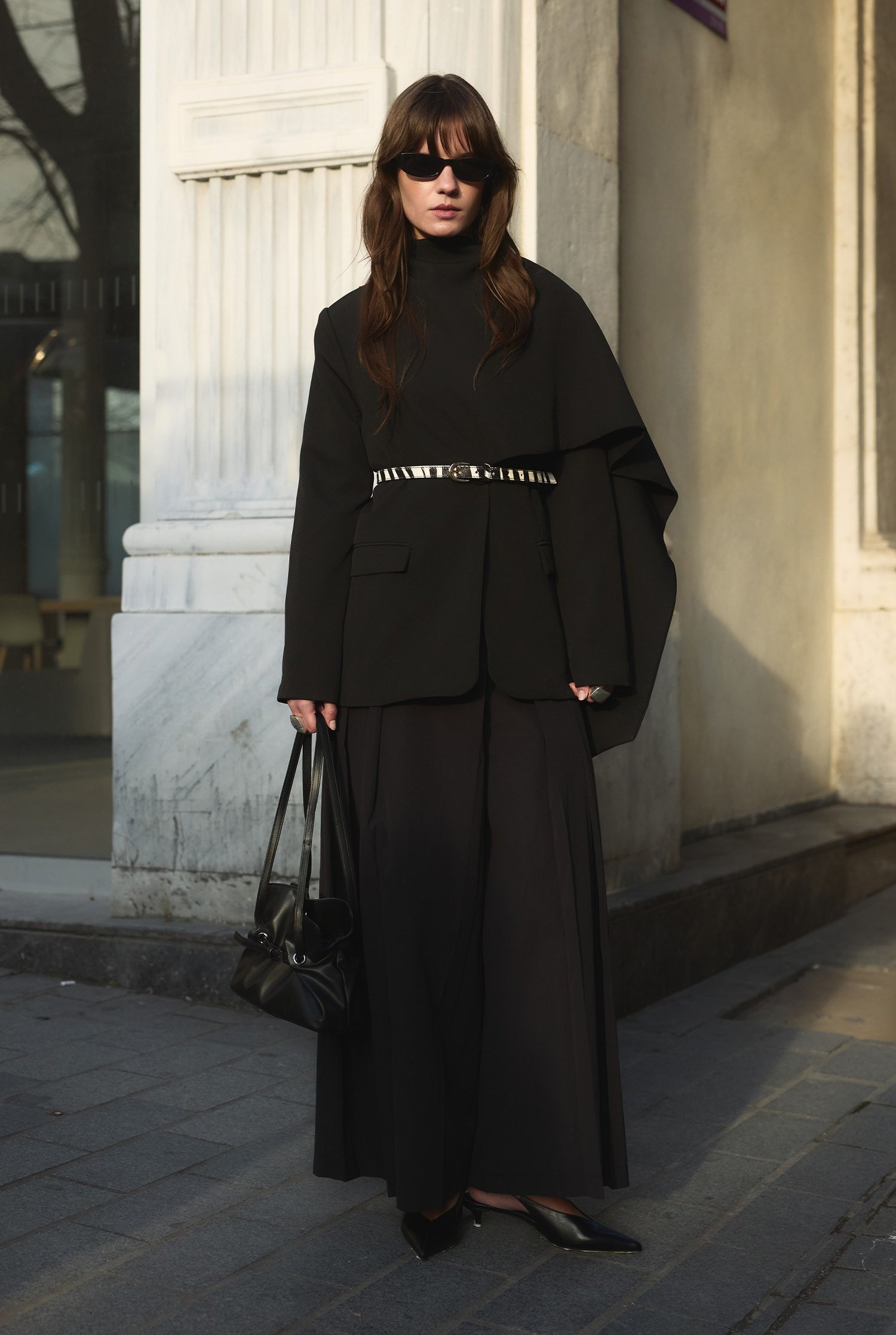 pelerin-detayli-blazer-ceket-siyah-3-a473.jpg