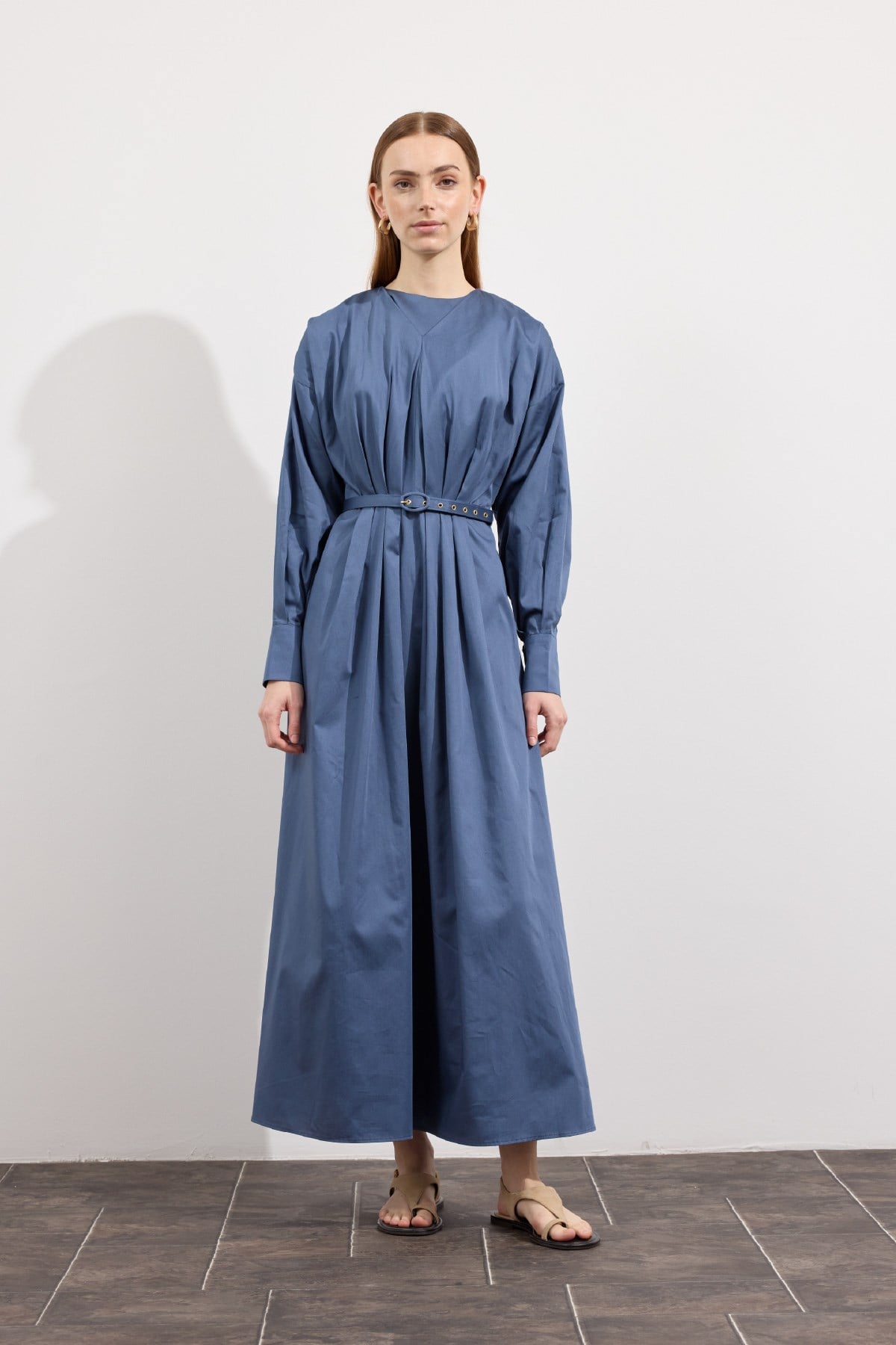 pileli-kaplama-kemerli-elbise-indigo-m-8fe4b-.jpg