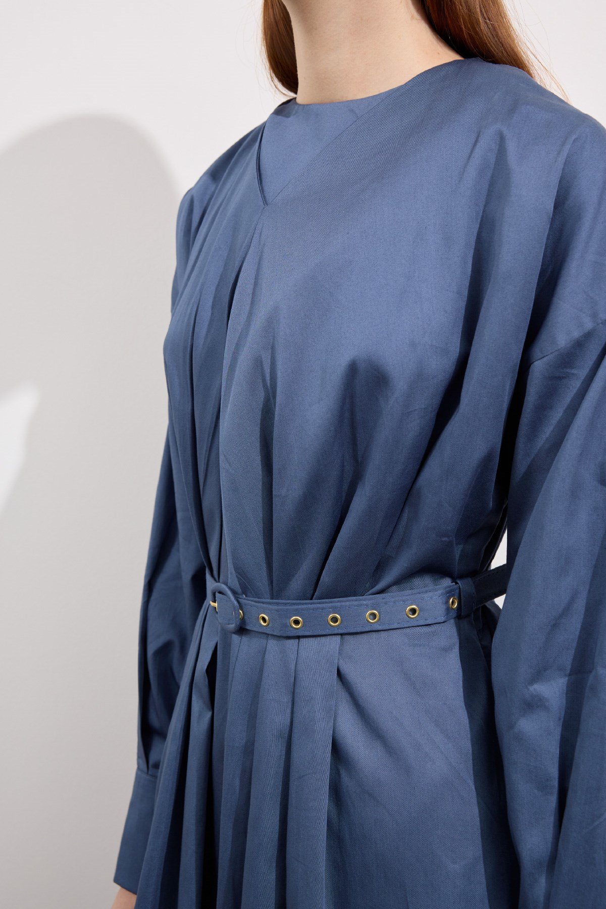 pileli-kaplama-kemerli-elbise-indigo-m-eb6b75.jpg