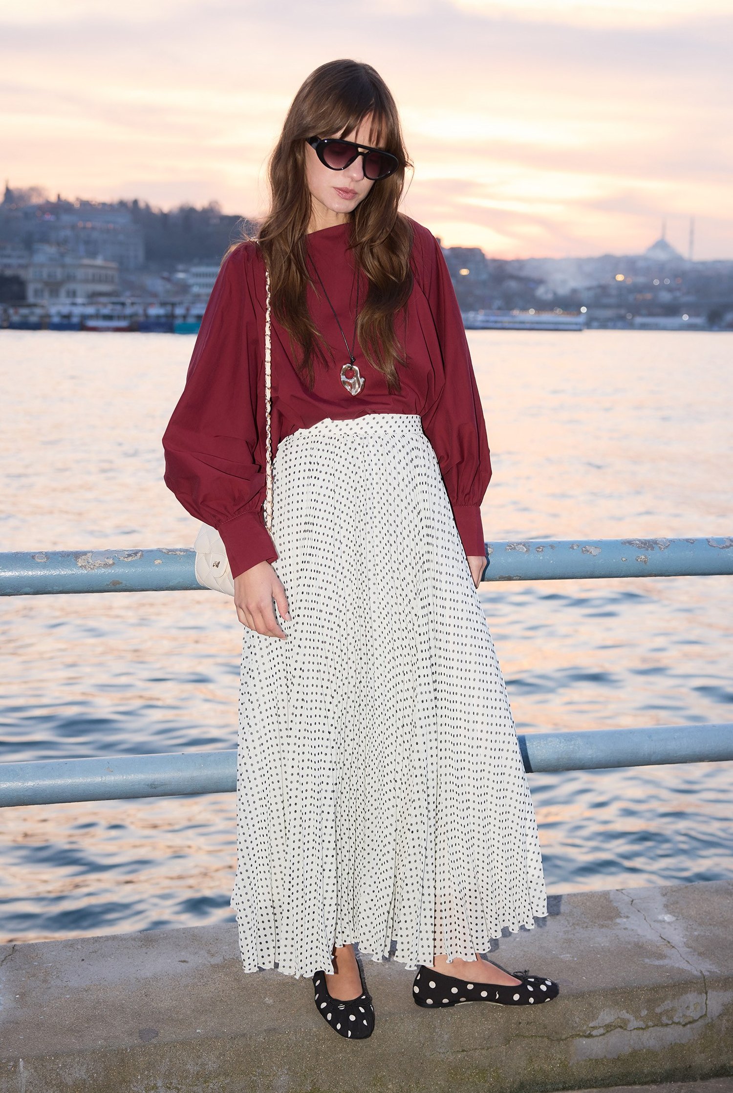 piliseli-sifon-etek-beyaz-puantiye--8236-.jpg