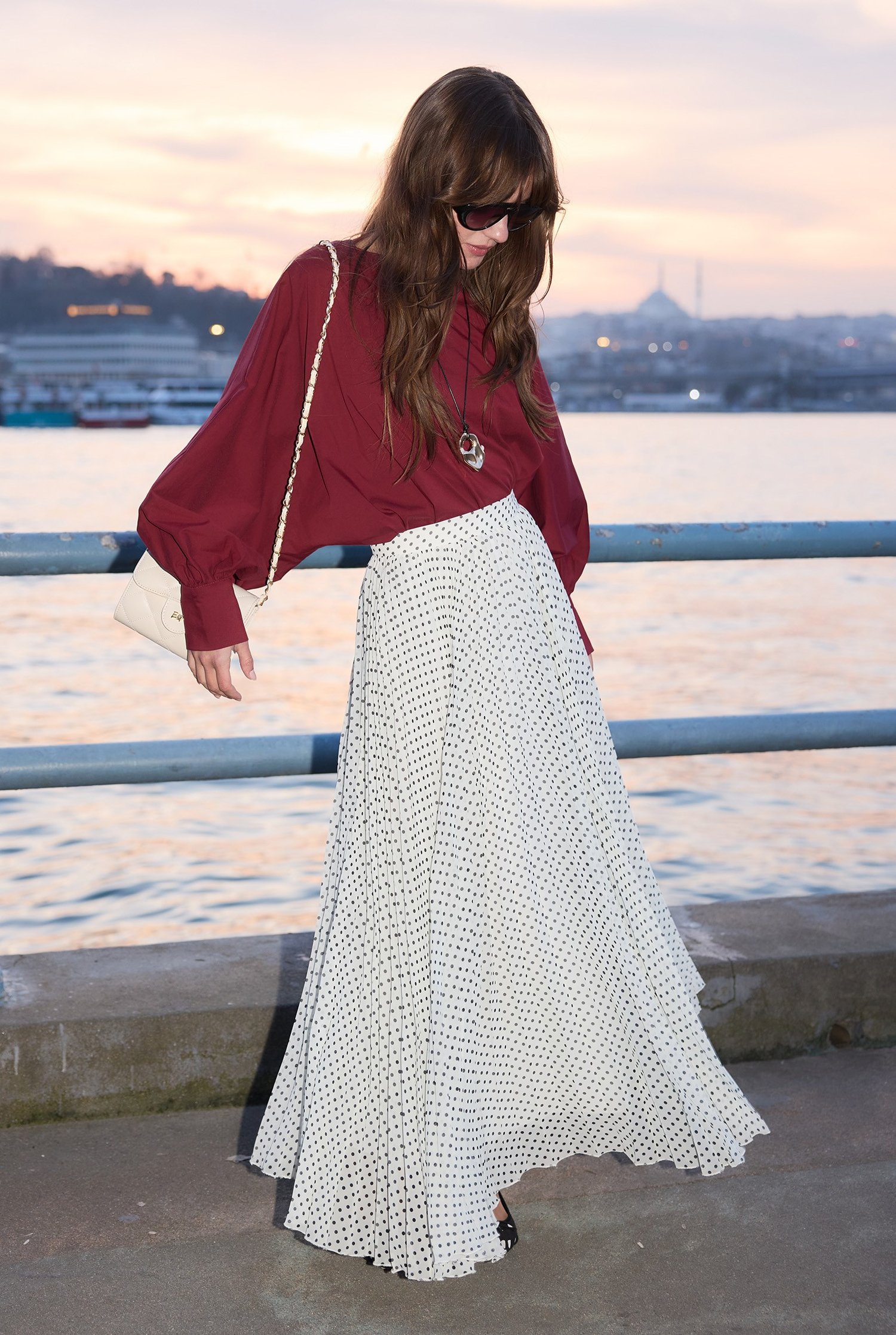 piliseli-sifon-etek-beyaz-puantiye-1e4c37.jpg