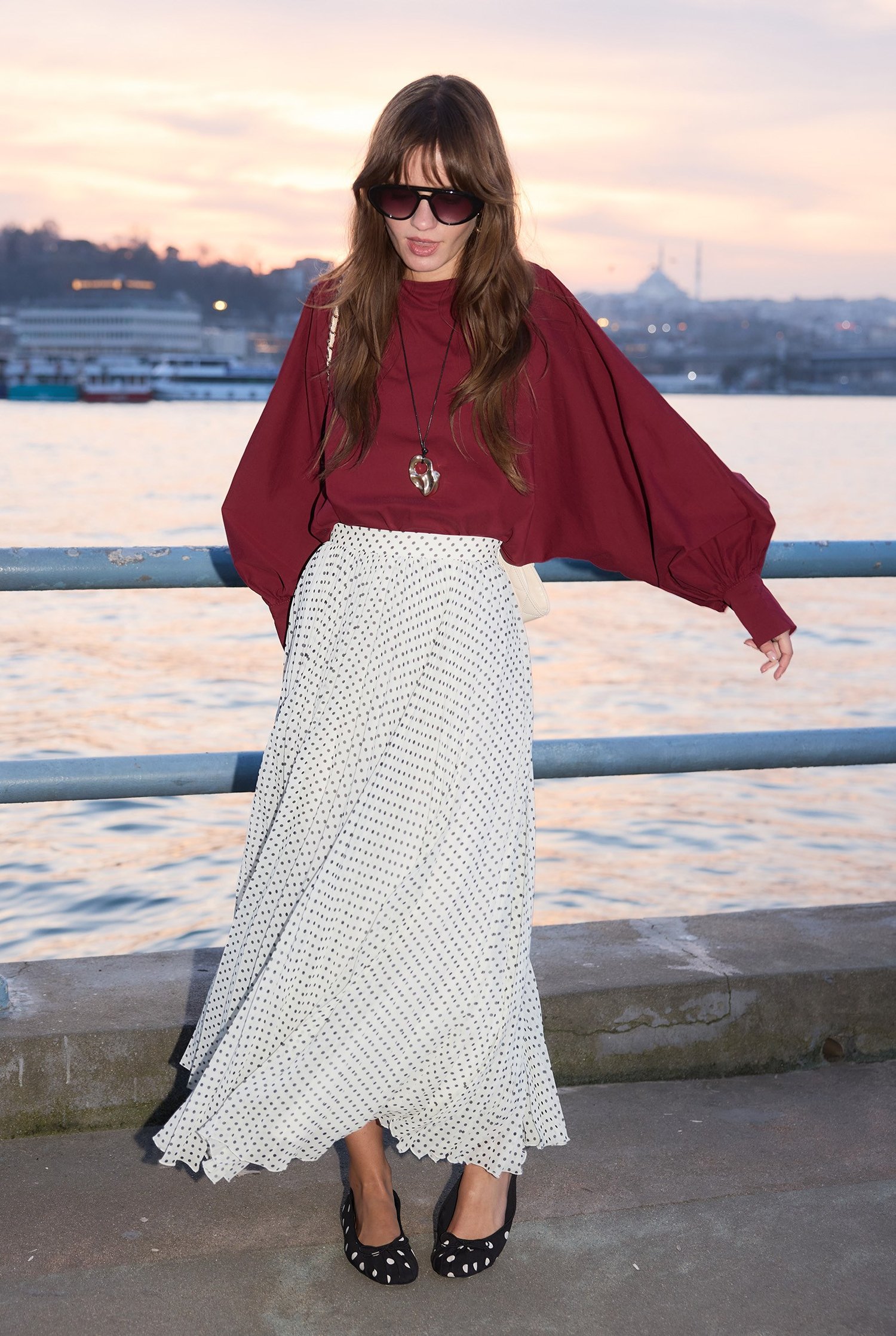 piliseli-sifon-etek-beyaz-puantiye-d7b765.jpg