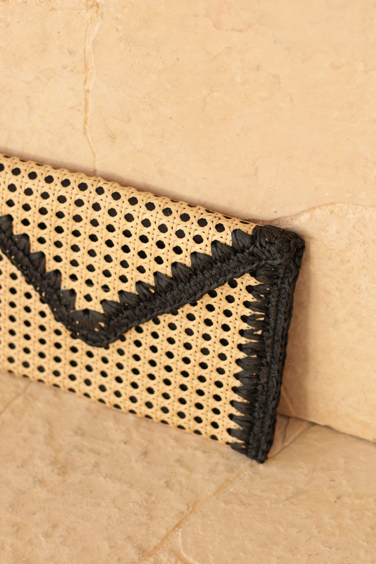 sole-hasir-clutch-canta-siyah-27e3-4.jpg