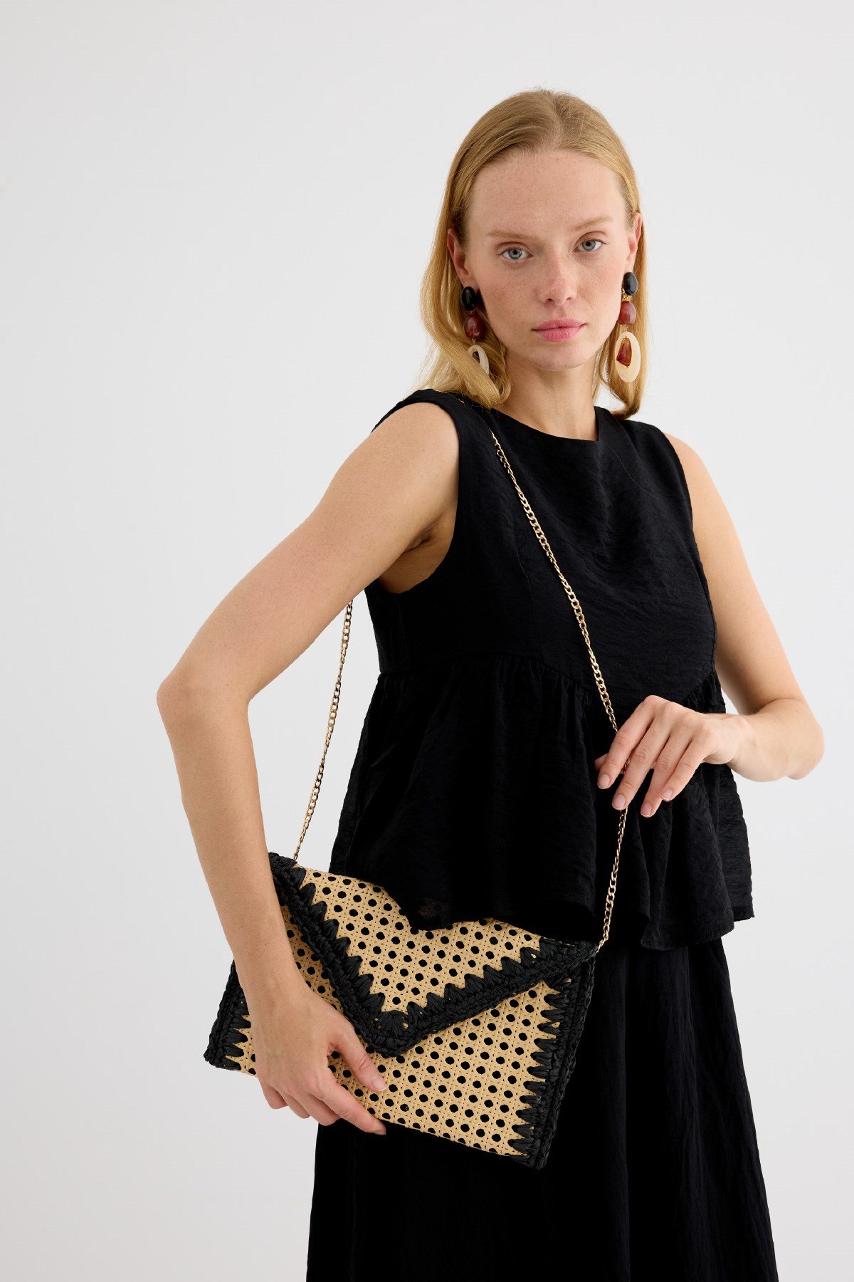 sole-hasir-clutch-canta-siyah-3-7006.jpg