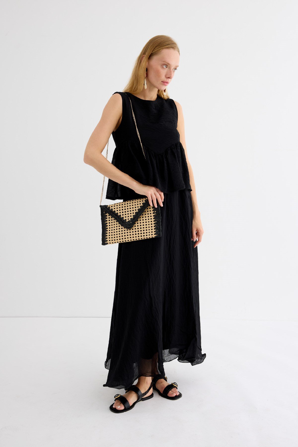 sole-hasir-clutch-canta-siyah-54f513.jpg