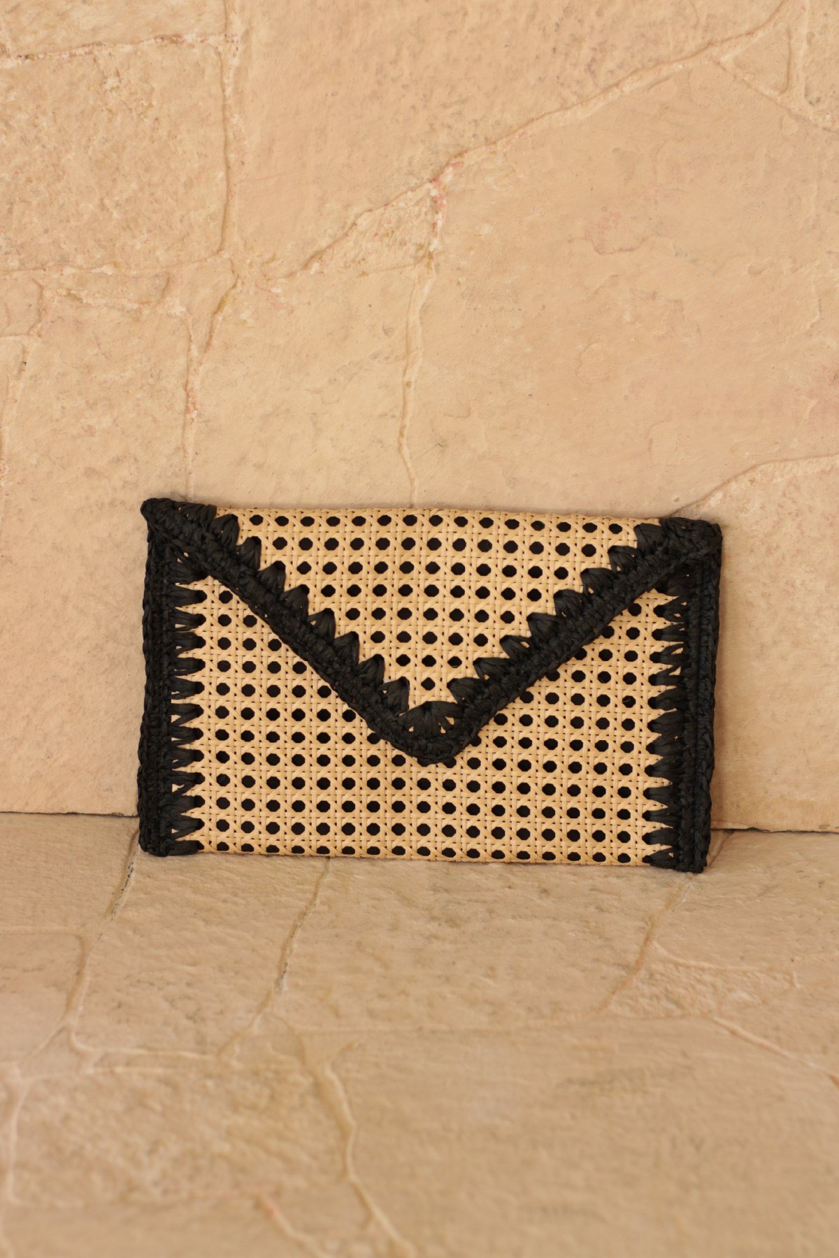 sole-hasir-clutch-canta-siyah-598-4e.jpg