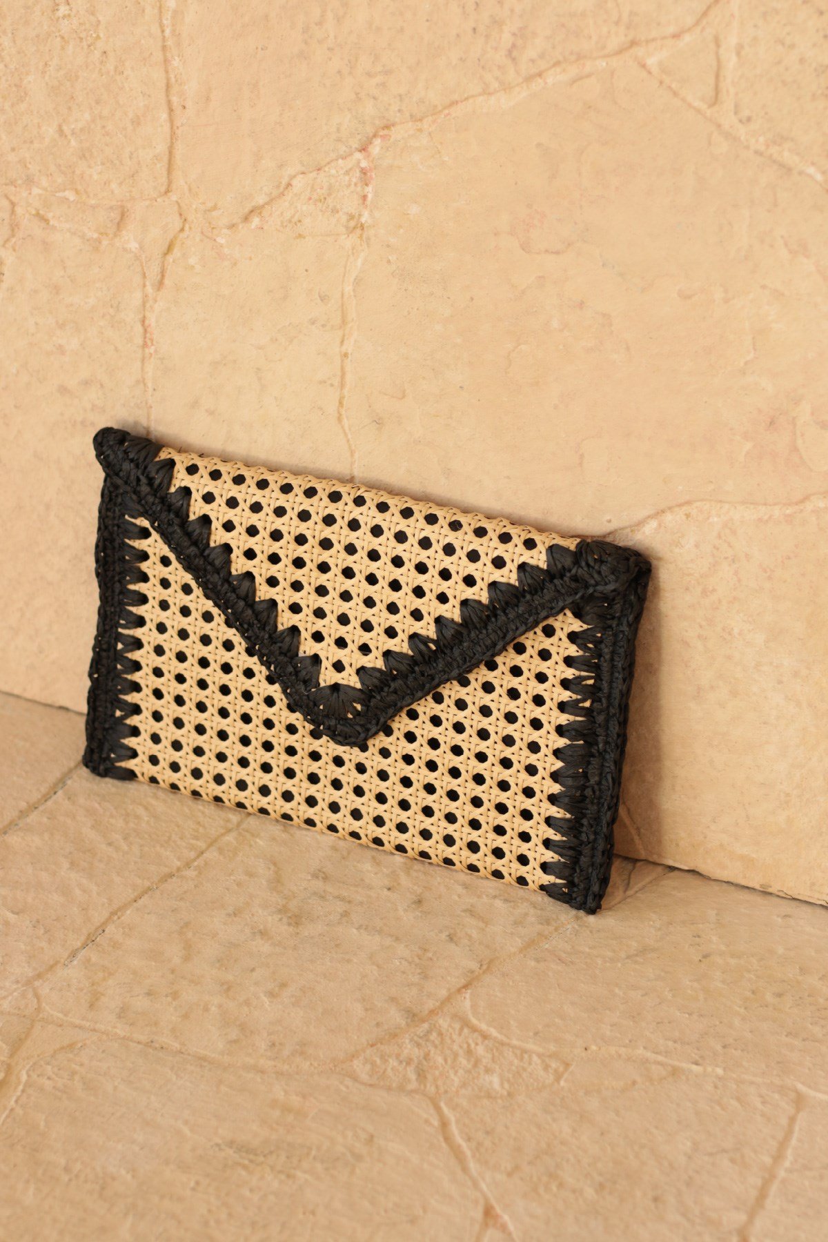 sole-hasir-clutch-canta-siyah-92b3ec.jpg