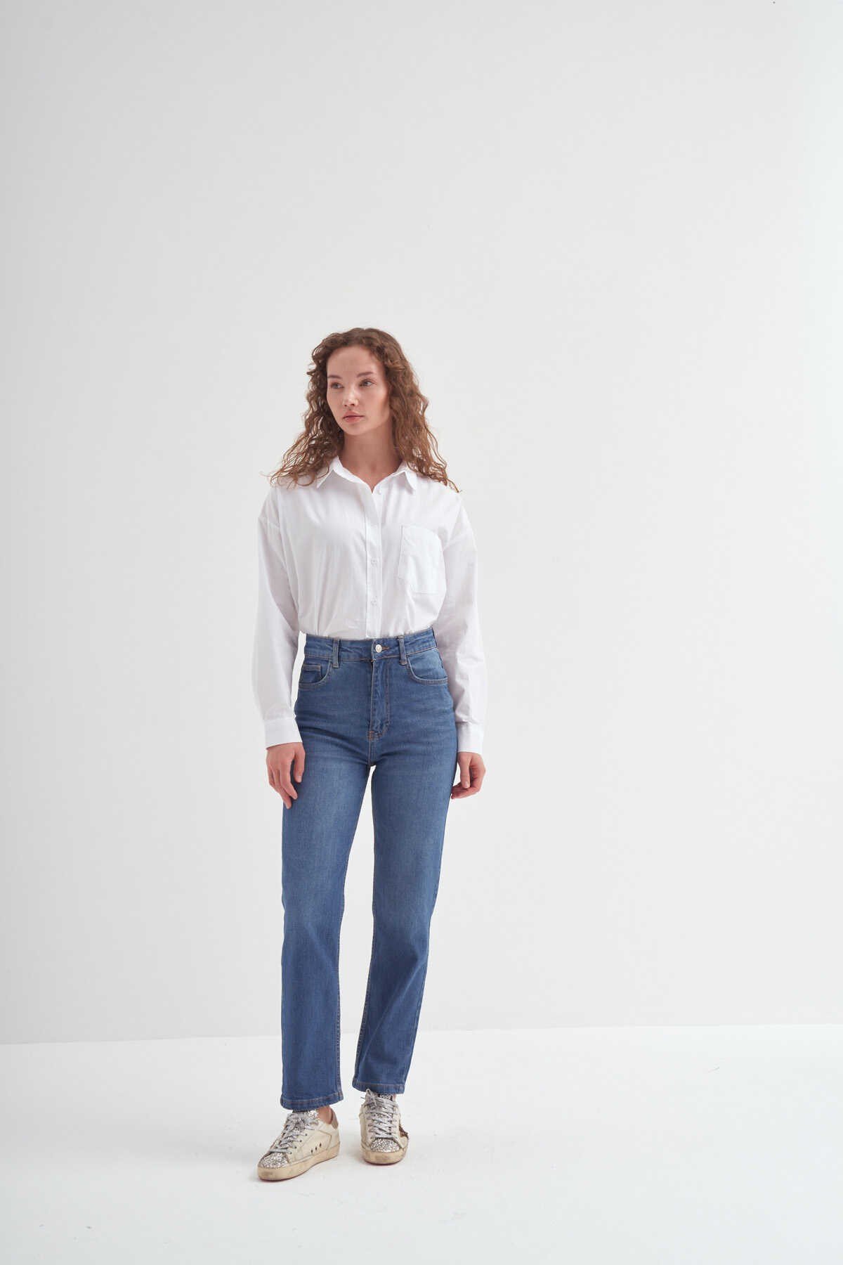 straight-fit-pantolon-mavi-bd6b-7.jpg