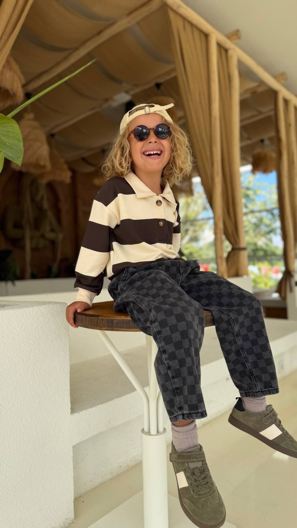 Unisex Çocuk Damalı Jean Pantolon ve Teddy Sweatshirt Kombini