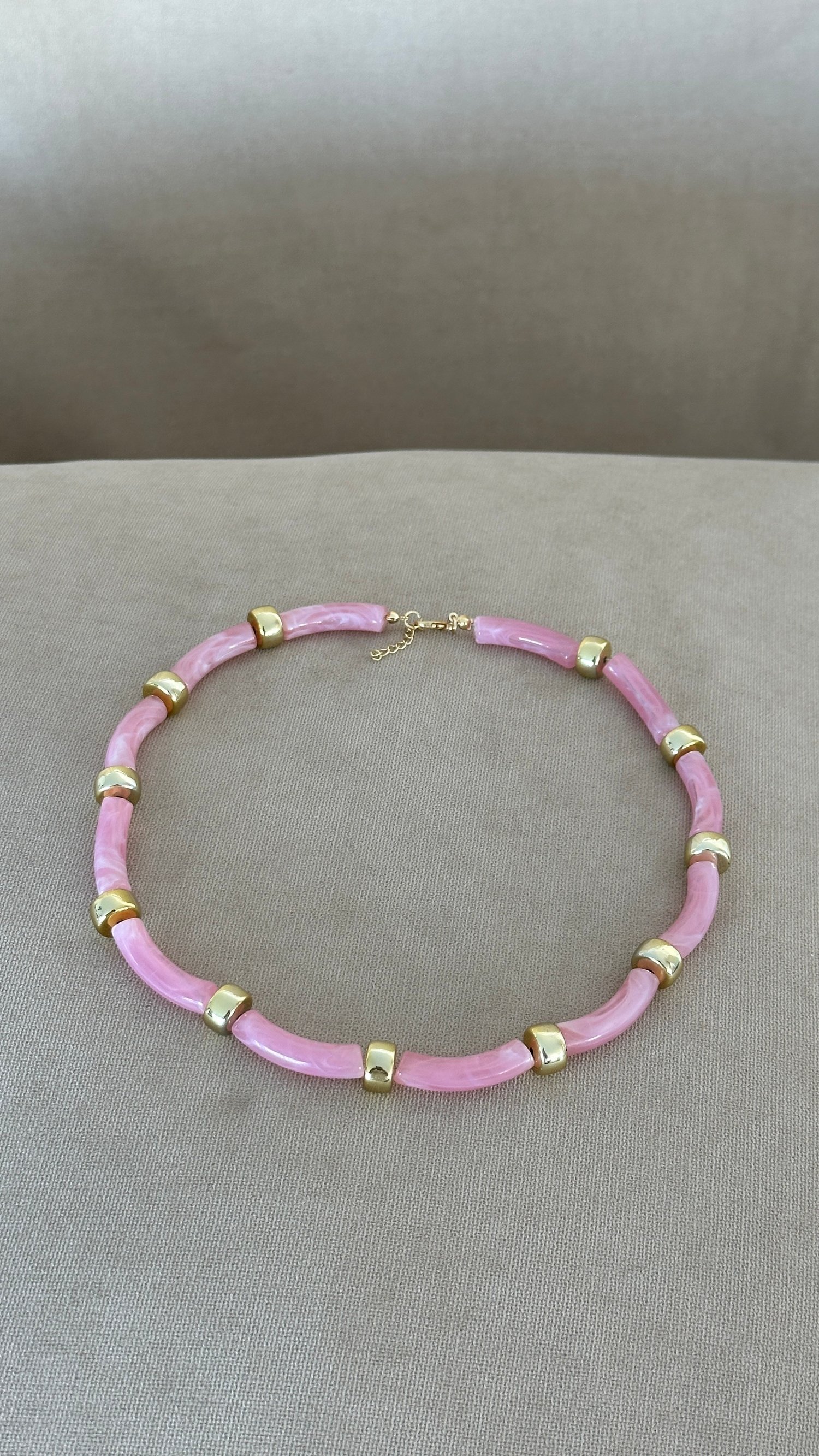 Lina Pembe Gold Boncuklu Çelik Kolye