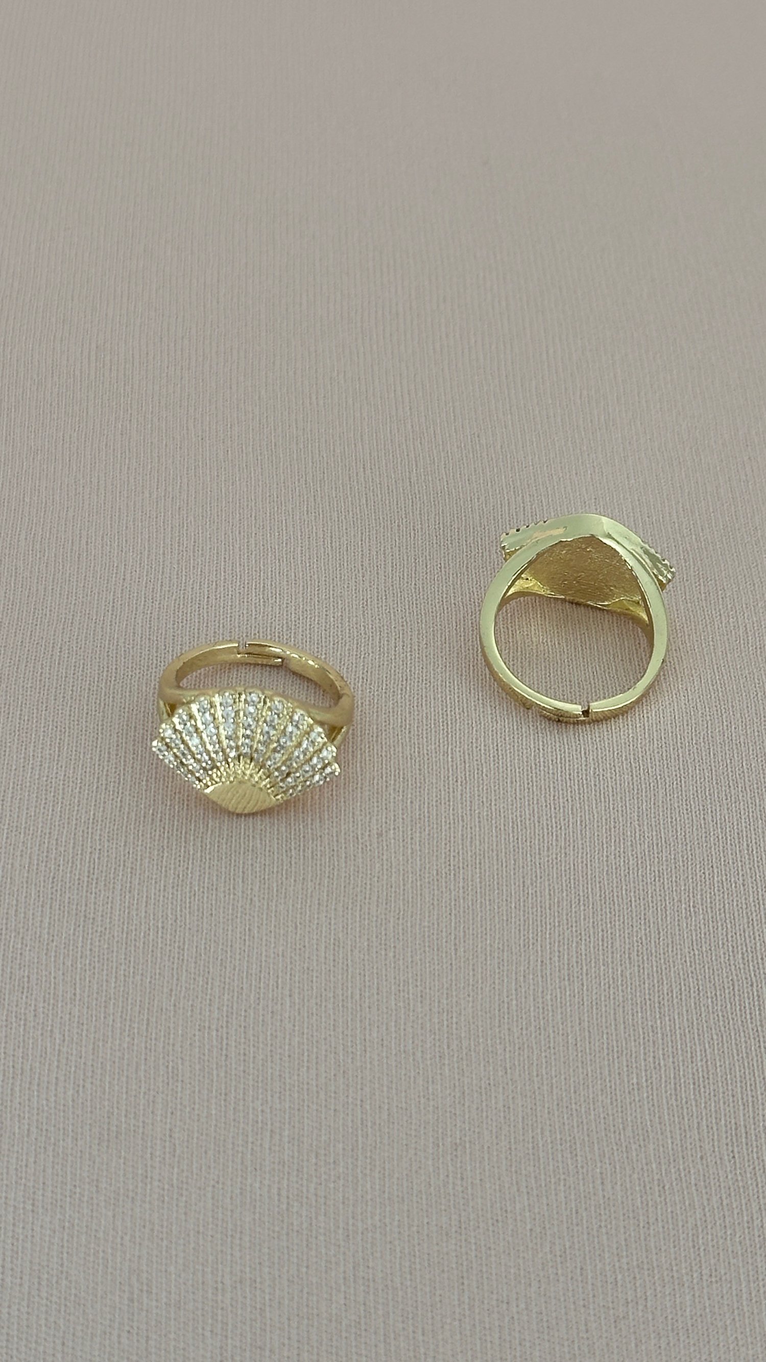 Maris Beyaz Gold Deniz Kabuğu Çelik Küpe