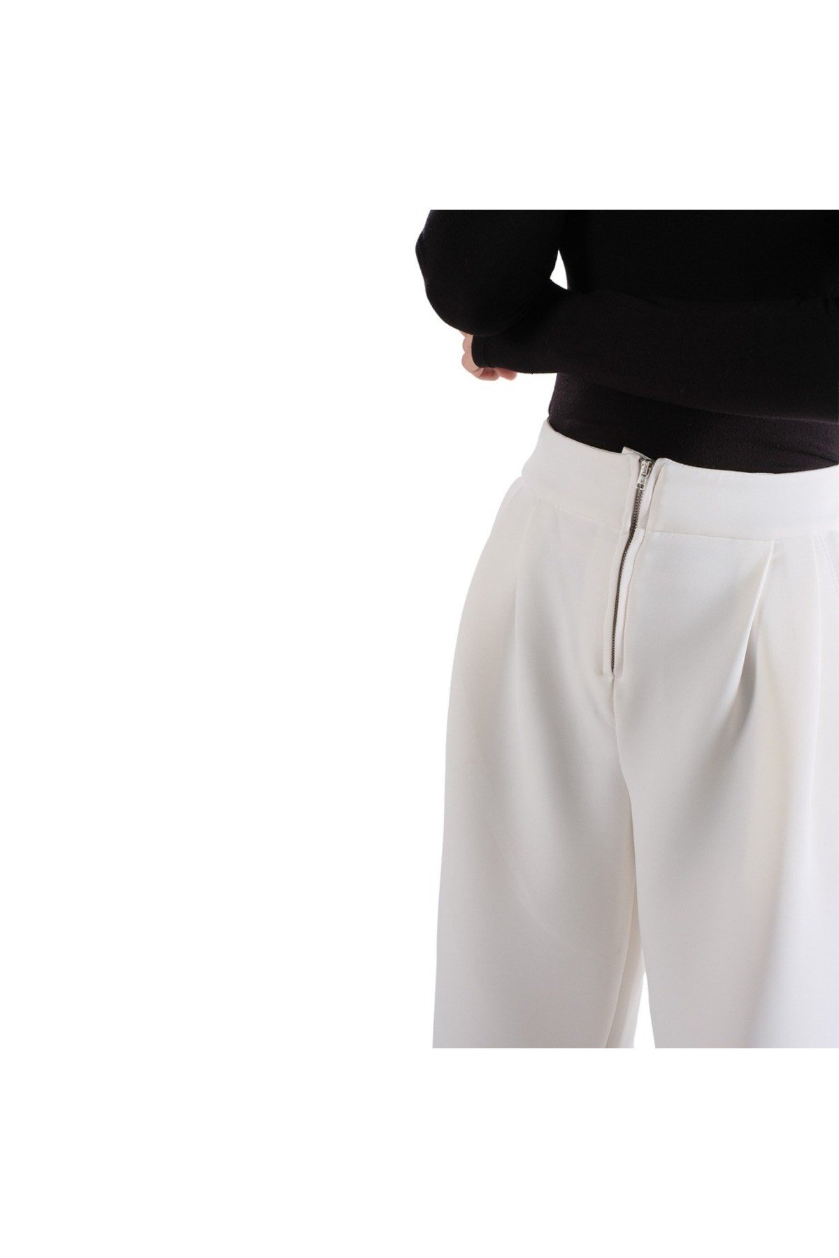 Pleated Carrot Pants