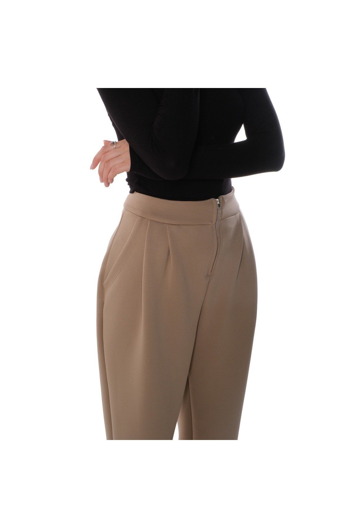 Pleated Carrot Pants