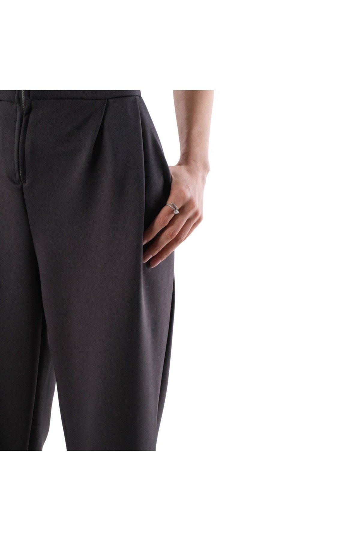 Pleated Carrot Pants