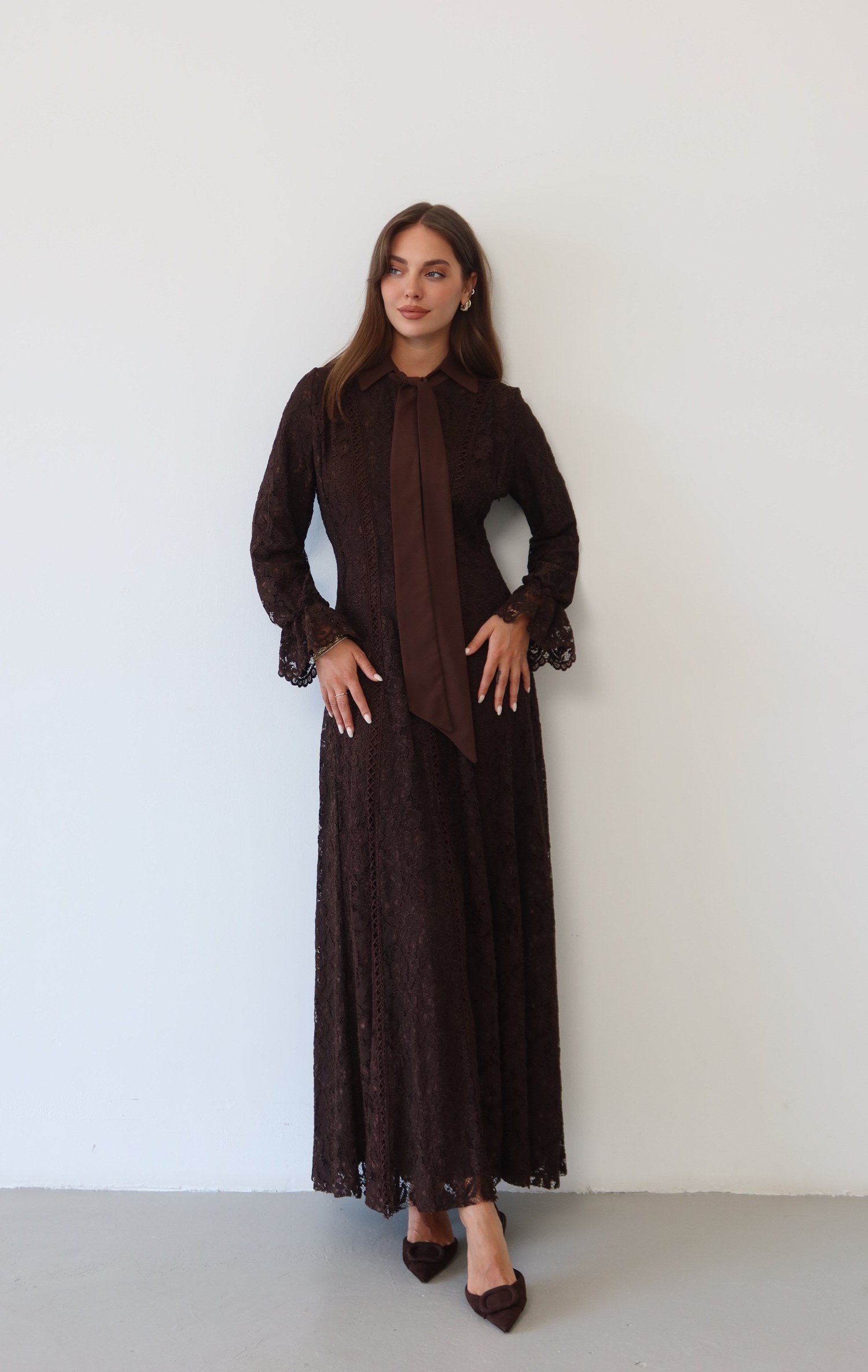 Dantel Detaylı Fiyonk Yaka Elbise  | 1824 
