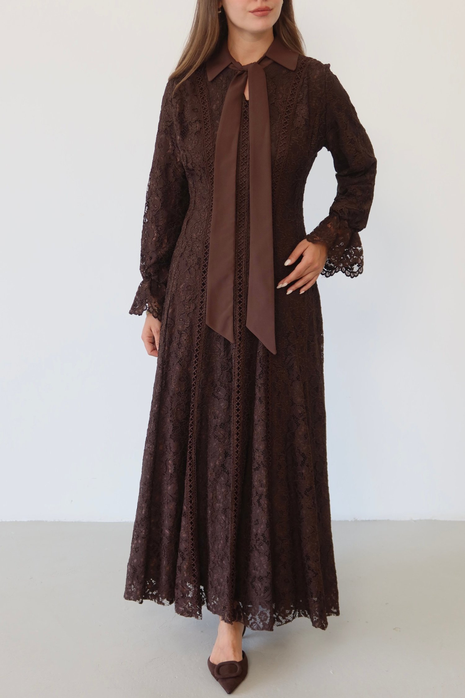 Dantel Detaylı Fiyonk Yaka Elbise  | 1824 