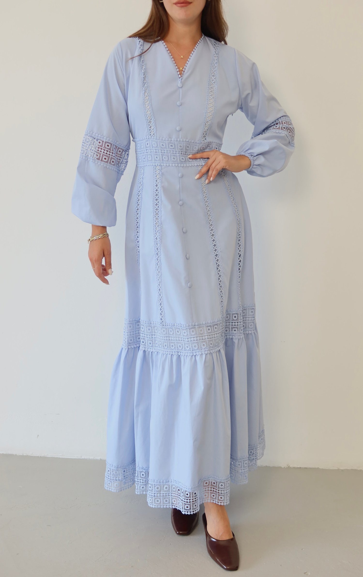 V Yaka Dantel Detaylı Uzun Elbise  1828
