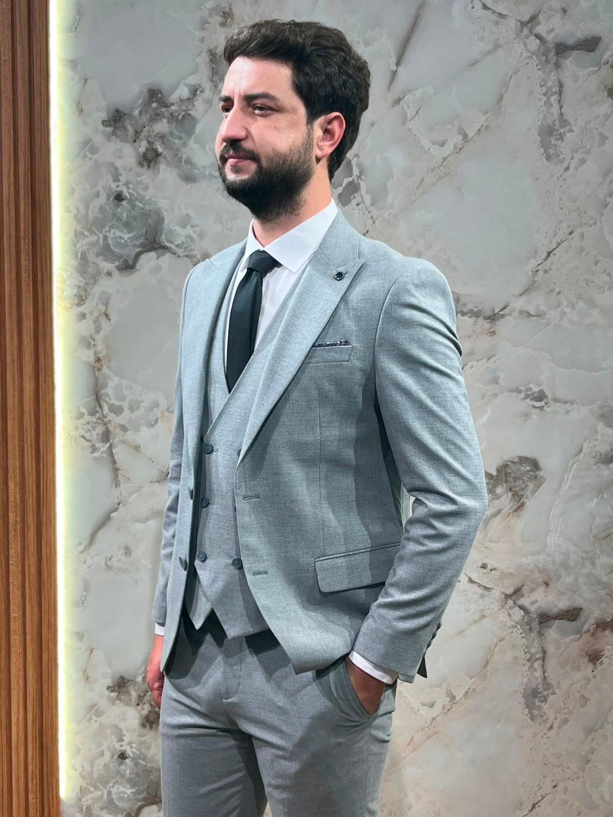 ERKEK GRİ YELEKLİ ÜÇ PARÇA ŞIK TAKIM ELBİSE 