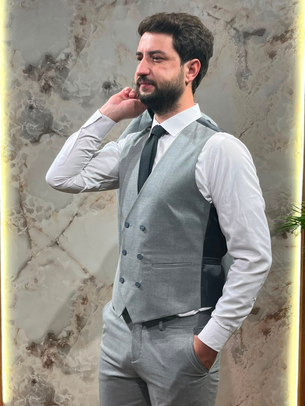 ERKEK GRİ YELEKLİ ÜÇ PARÇA ŞIK TAKIM ELBİSE 