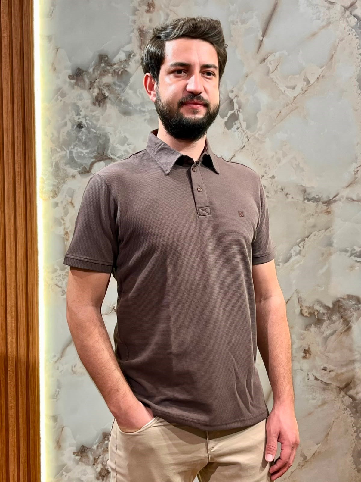 ERKEK KAHVERENGİ POLO YAKA DOKULU TİŞÖRT 