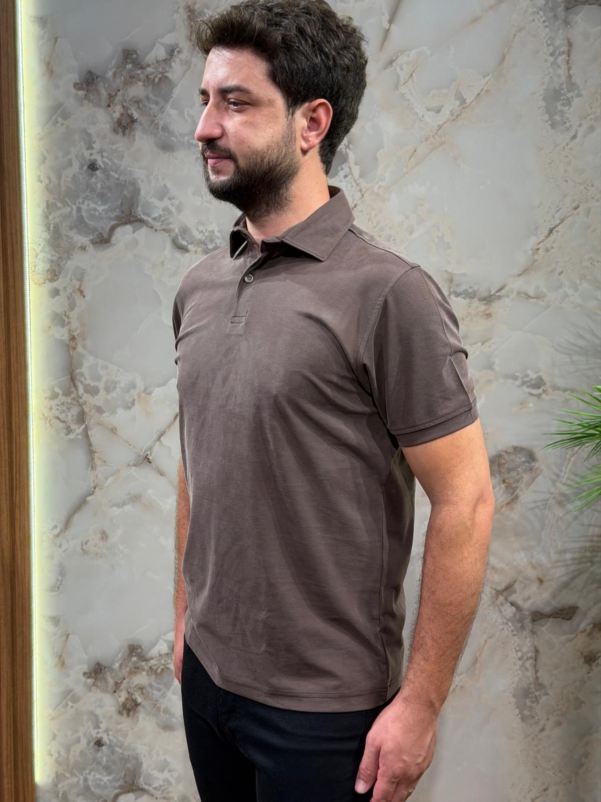 ERKEK KAHVERENGİ SOLUK EFEKTLİ POLO YAKA TİŞÖRT