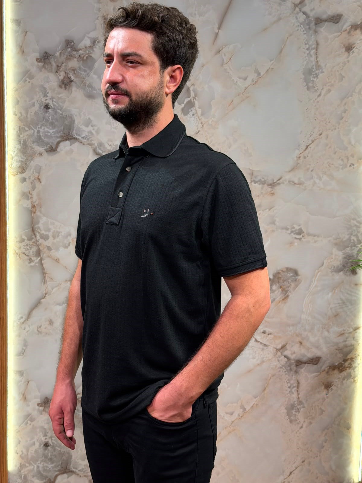 ERKEK SİYAH DOKULU POLO YAKA TİŞÖRT 