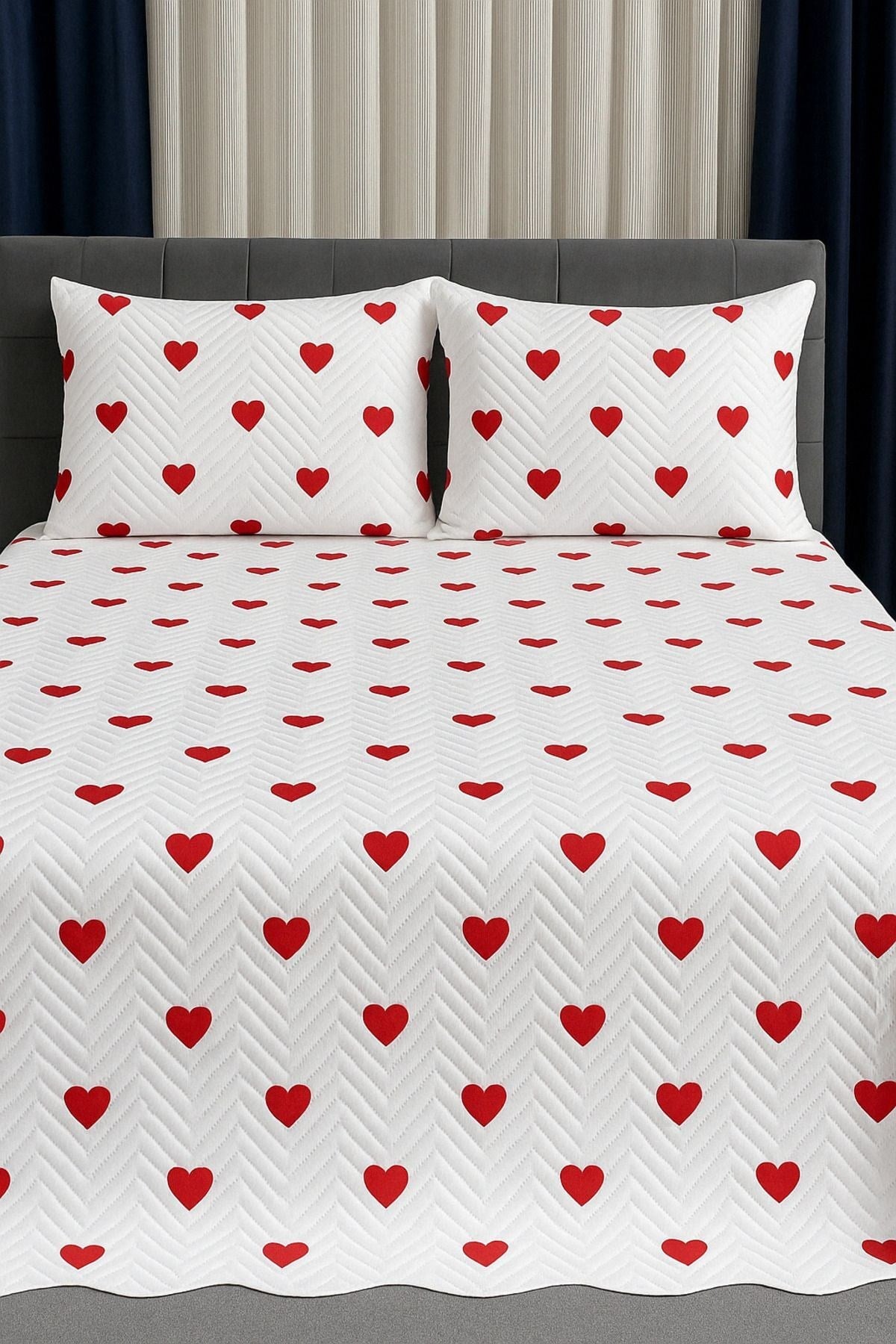 Çift Kişilik Çeyizlik Pike Yatak Örtüsü Takımı 200x220 Cm 2 Yastık Kılıflı Çok Amaçlı Battaniye