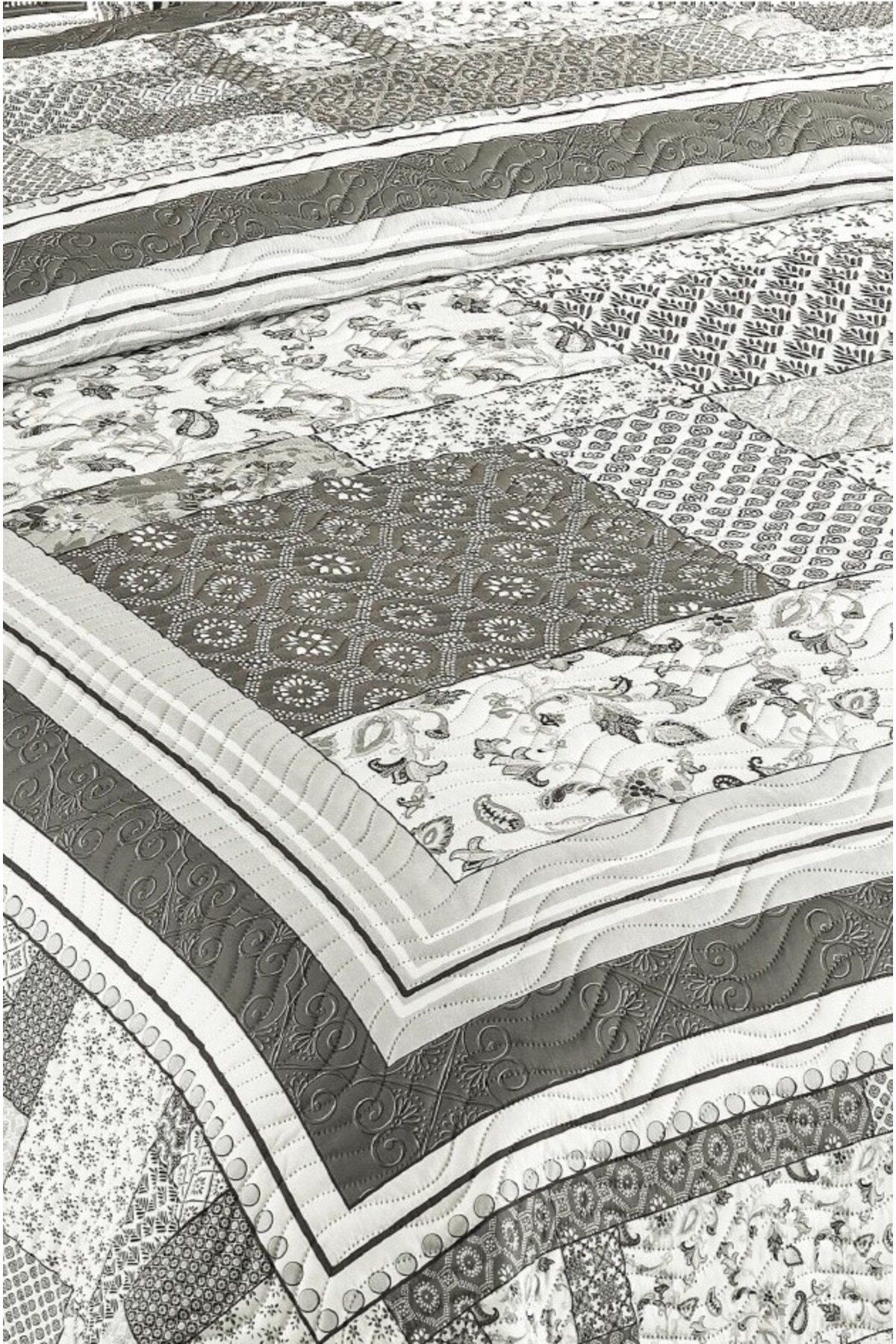 Çift Kişilik Microfiber Kapitone Yatak Örtüsü(GLORİA KAHVE)