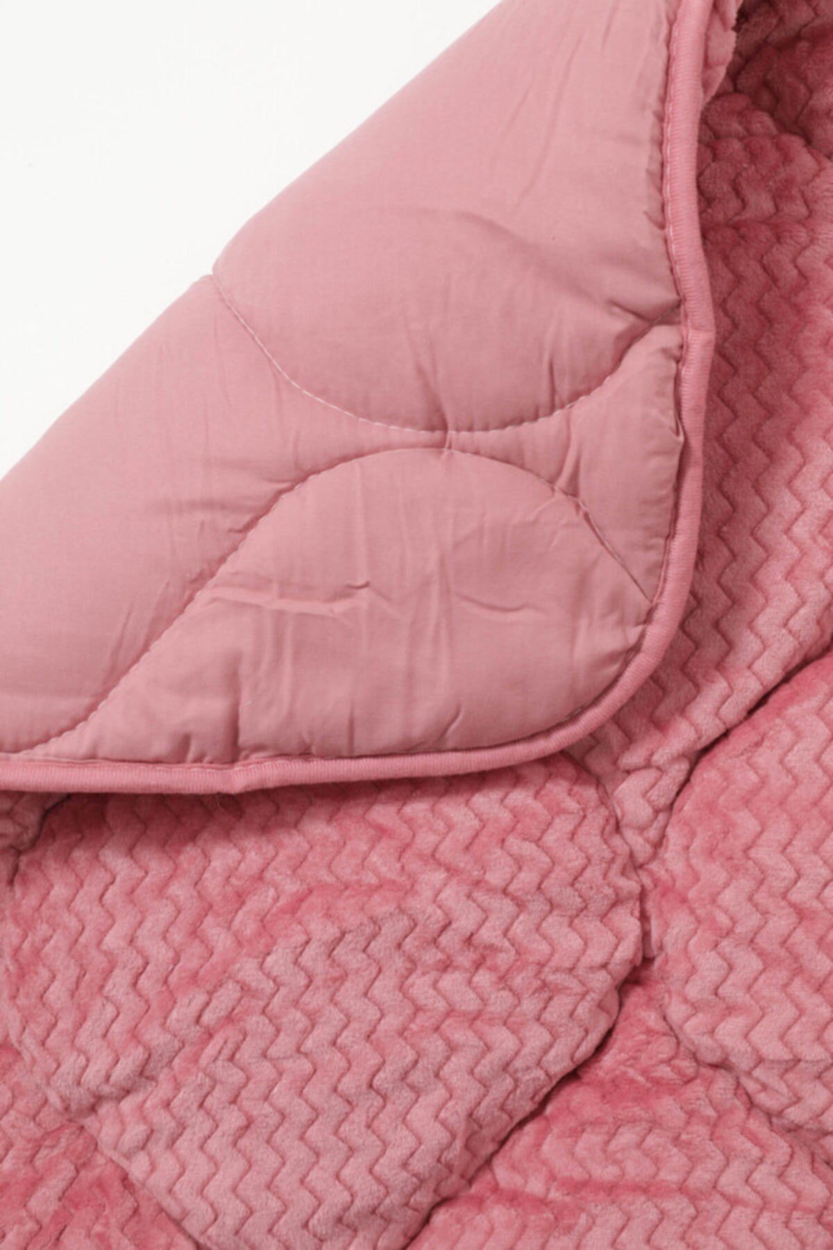 Fashion Zigzaglı Çift Kişilik Micro Yorgan - Pembe