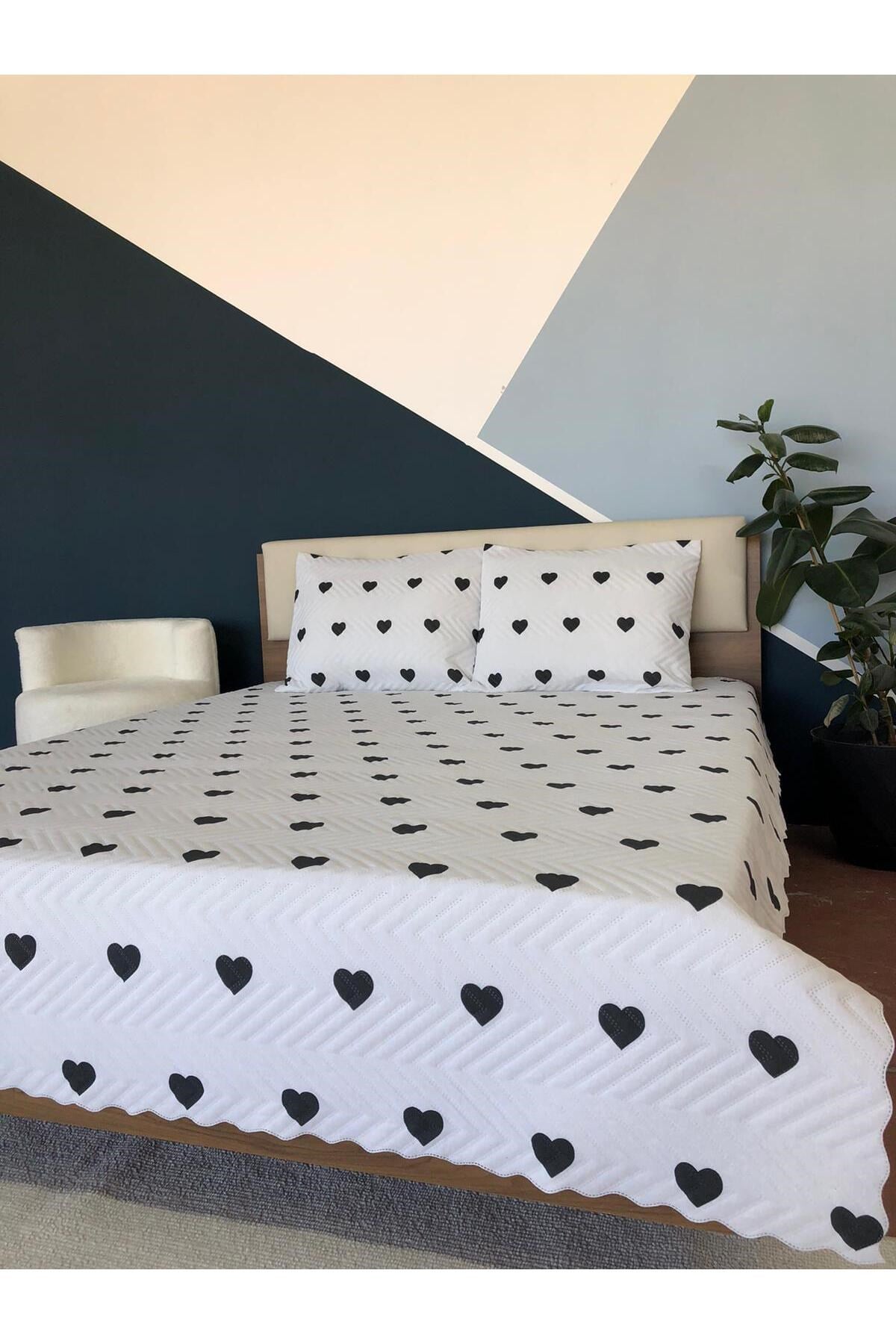 Kalpli Çift Kişilik 3 Parça Yatak Örtüsü Seti - 200x240 cm (Pvc Çantalı)