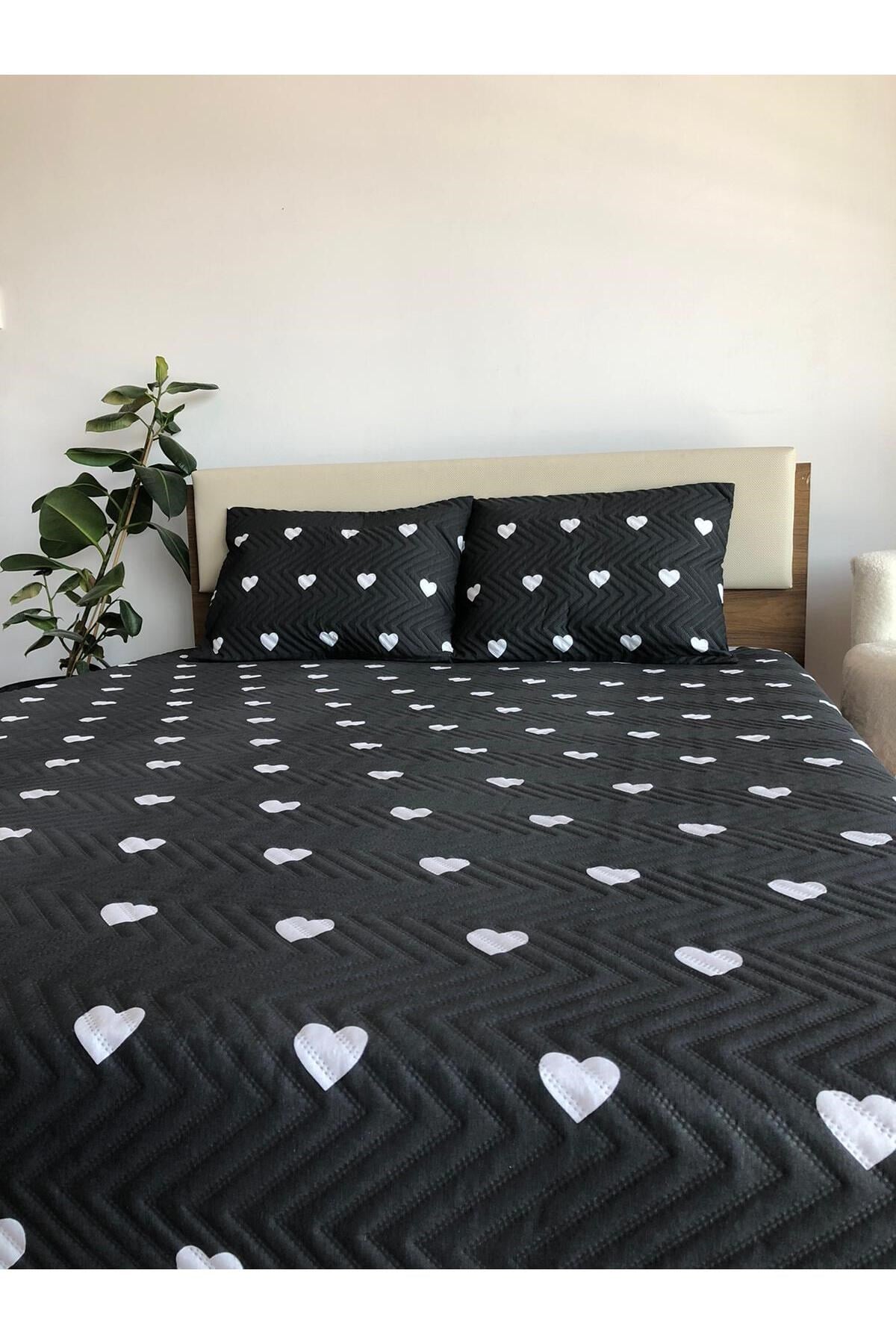 Kalpli Çift Kişilik 3 Parça Yatak Örtüsü Seti - 200x240 cm (Pvc Çantalı)