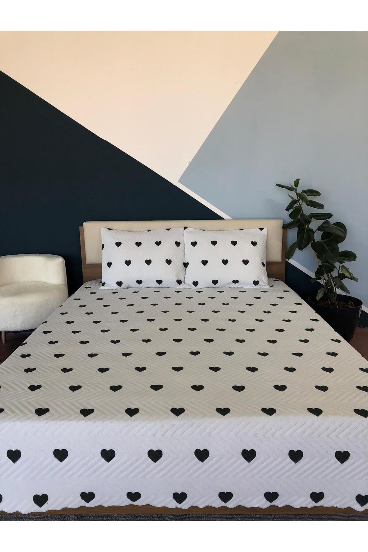 Kalpli Çift Kişilik 3 Parça Yatak Örtüsü Seti - 200x240 cm (Pvc Çantalı)