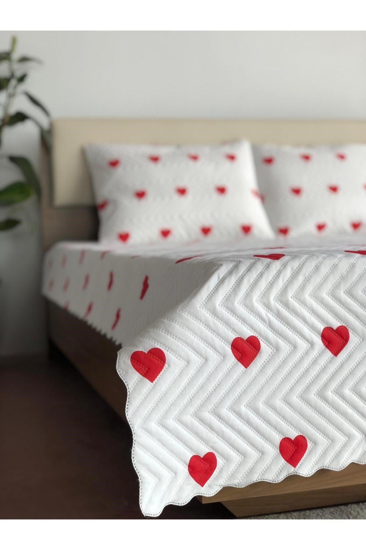 Kalpli Çift Kişilik 3 Parça Yatak Örtüsü Seti - 200x240 cm (Pvc Çantalı)