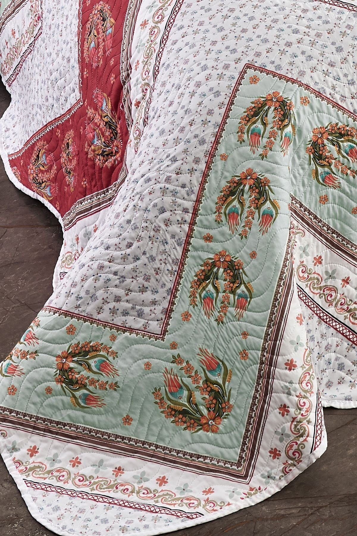 Lucia Çift Kişilik Kapitone Yatak Örtüsü