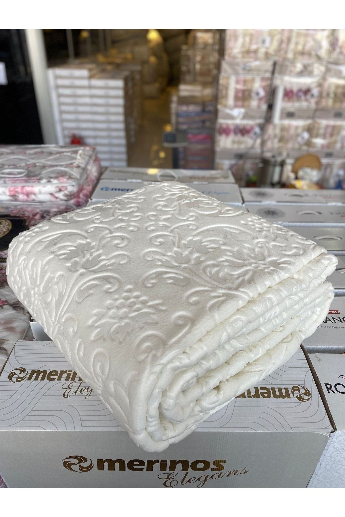 Merinos Fashion Çift Kişilik Kutulu Battaniye 200x240 3400gr - Krem Renk