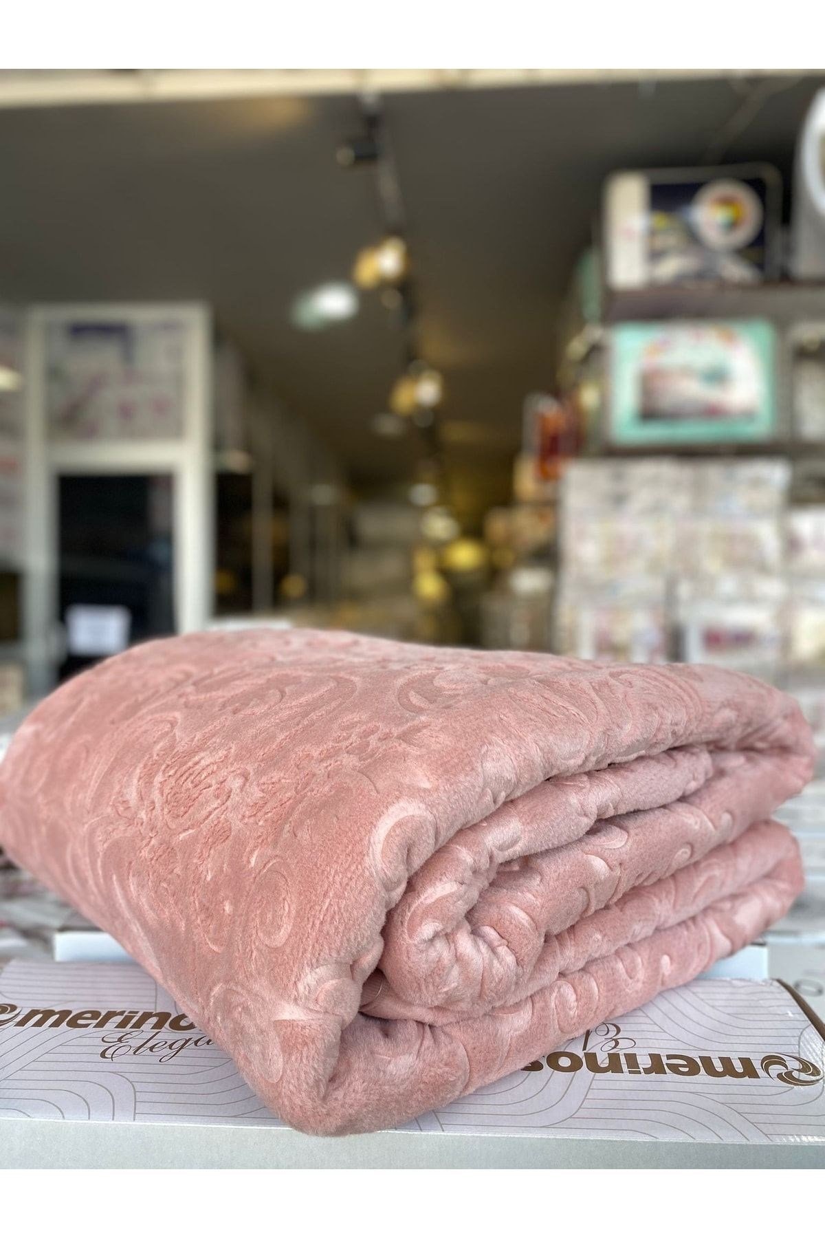Merinos Fashion Çift Kişilik Kutulu Battaniye 200x240 3400gr
