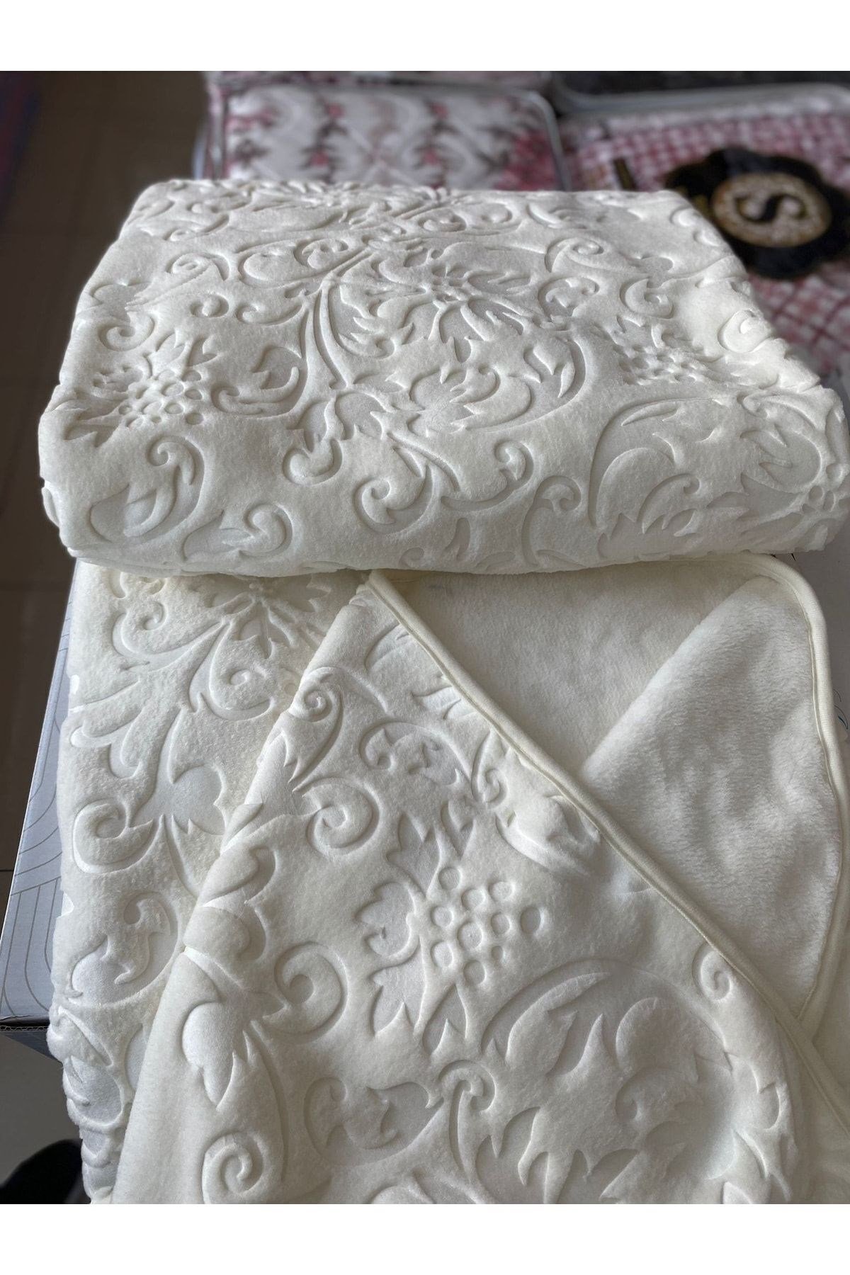 Merinos Fashion Çift Kişilik Kutulu Battaniye 200x240 3400gr - Krem Renk