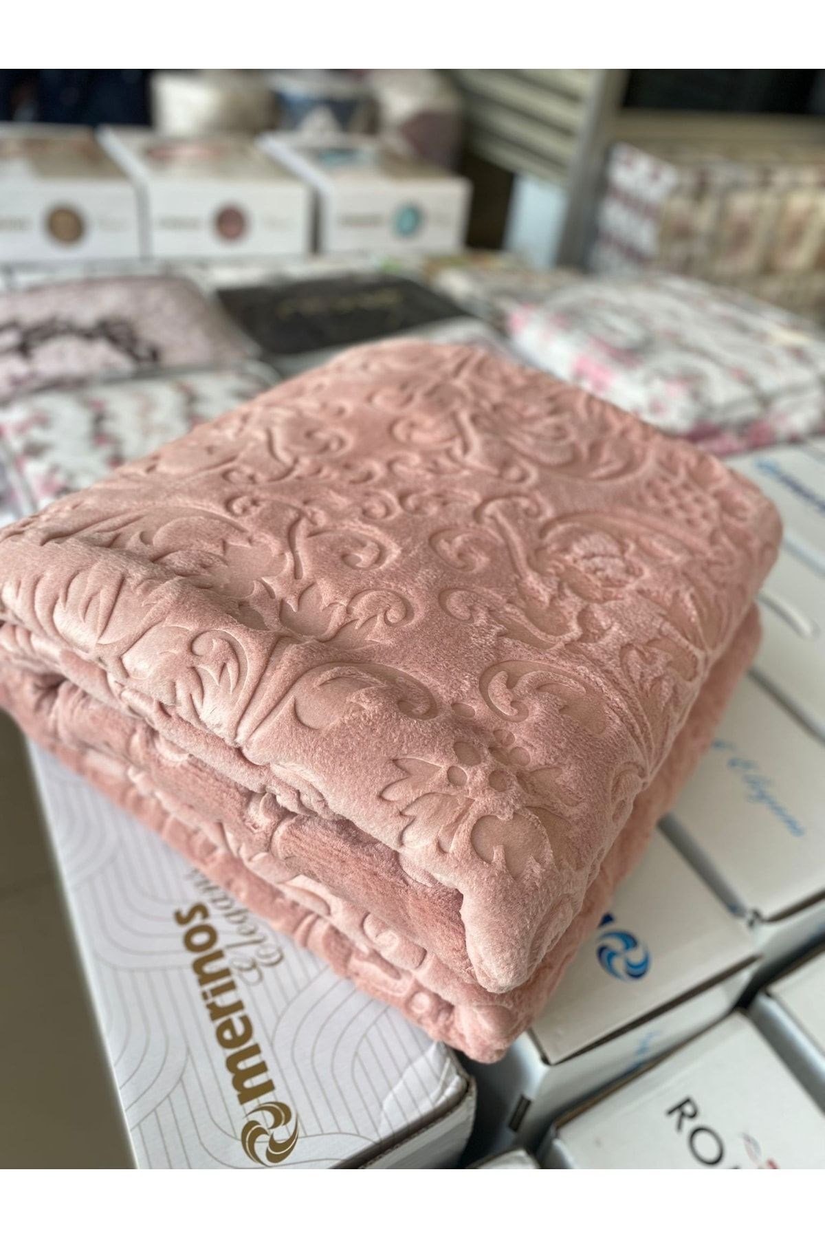 Merinos Fashion Çift Kişilik Kutulu Battaniye 200x240 3400gr