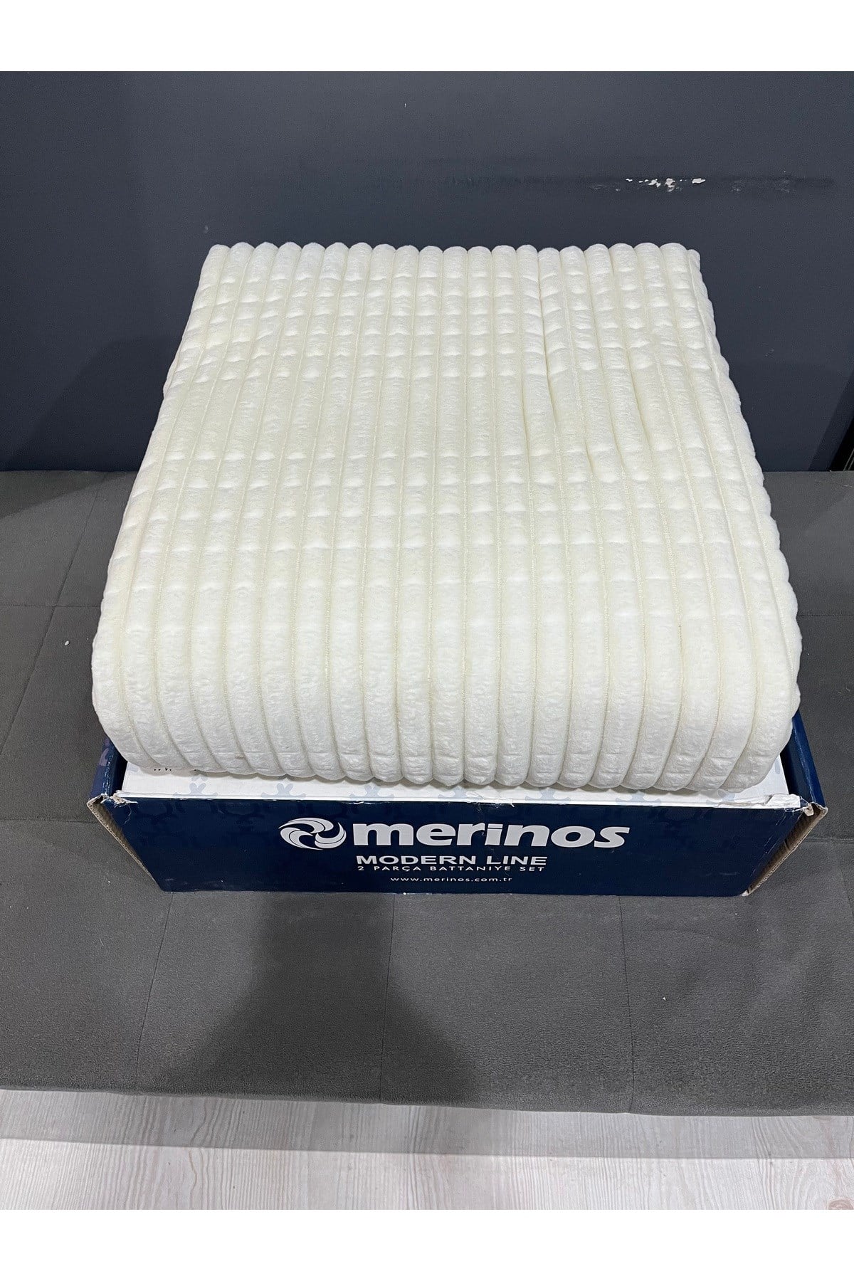 MERİNOS MODERNLİNE TEK KİŞİLİK YATAK ÖRTÜSÜ