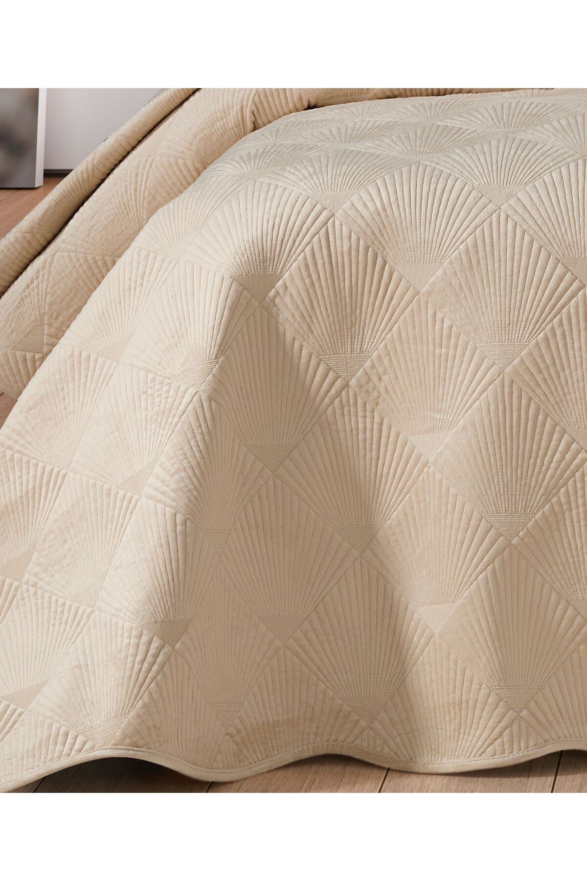 Nakışlı Kadife Çift Kişilik 3 Parça Yatak Örtüsü Seti - 250x260 cm - Pvc Çantalı - %100 Pamuk