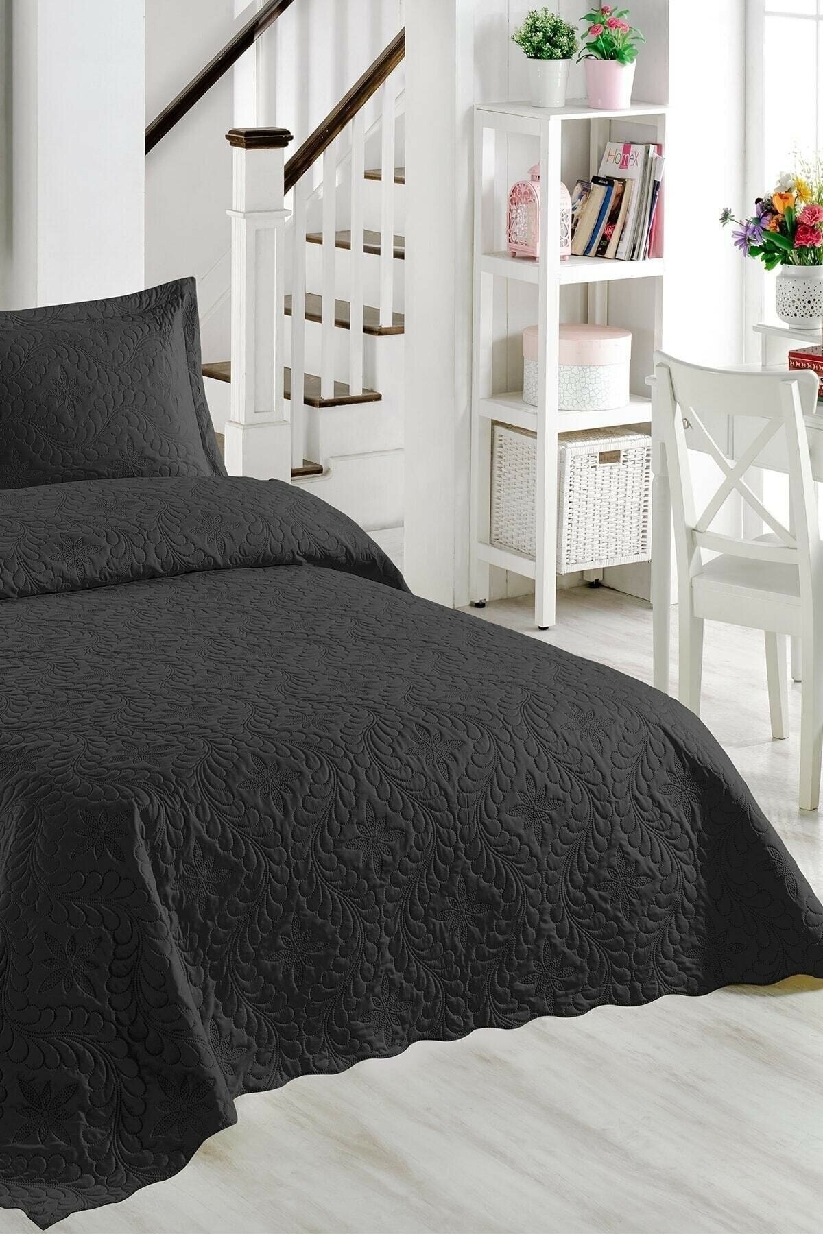 Örtüm Siyah Çift Kişilik Microfiber Kapitone Yatak Örtüsü