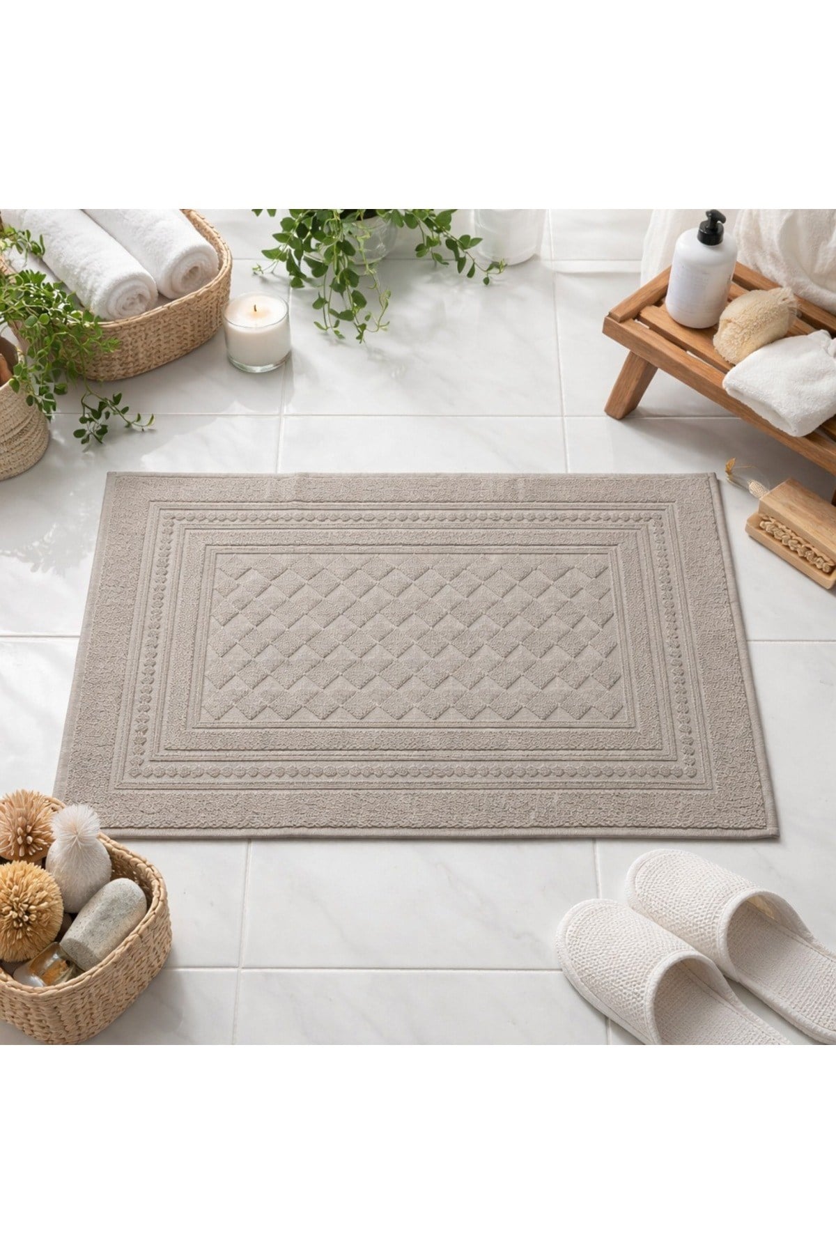Piramit Desenli Lüks Ayak Havlusu | 50x70 cm | %100 Pamuk | Ultra Yumuşak Doku | Yüksek Emicilik | Dayanıklı ve Şık