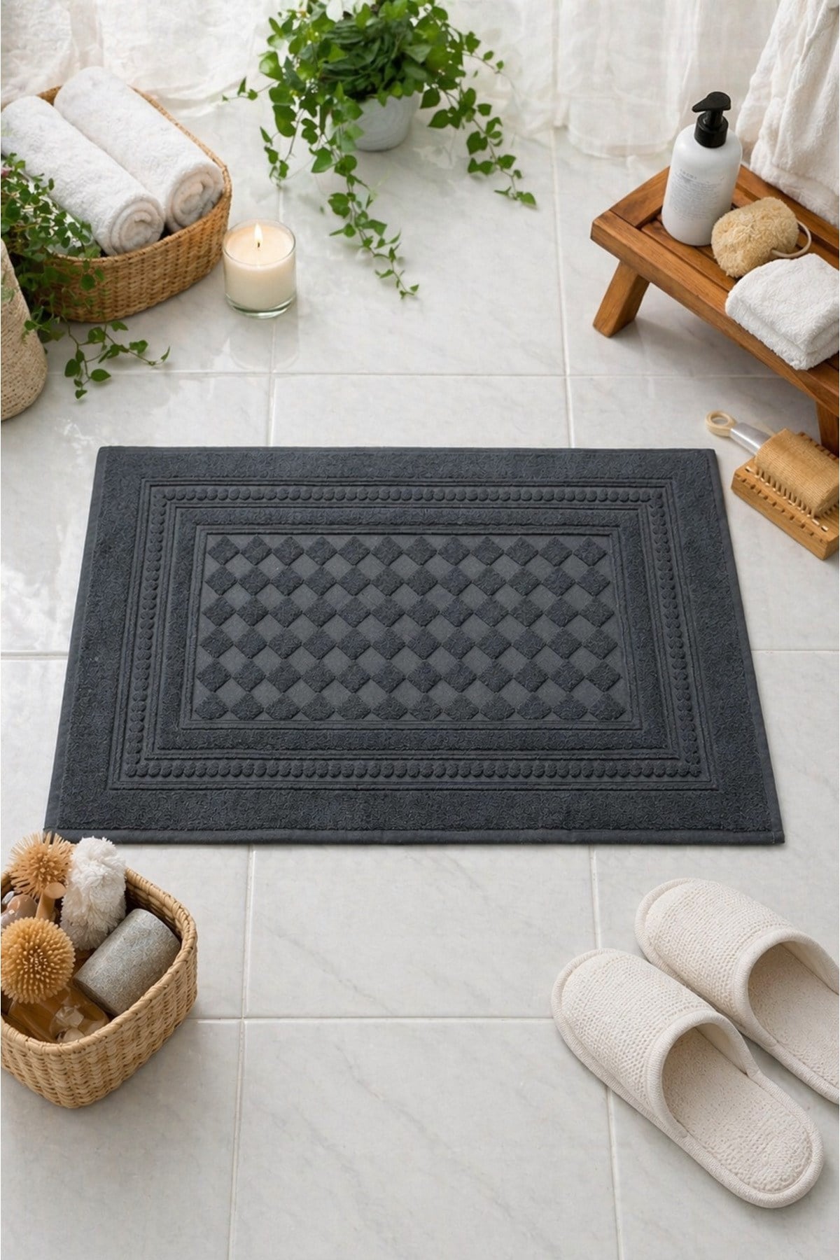 Piramit Desenli Lüks Ayak Havlusu | 50x70 cm | %100 Pamuk | Ultra Yumuşak Doku | Yüksek Emicilik | Dayanıklı ve Şık