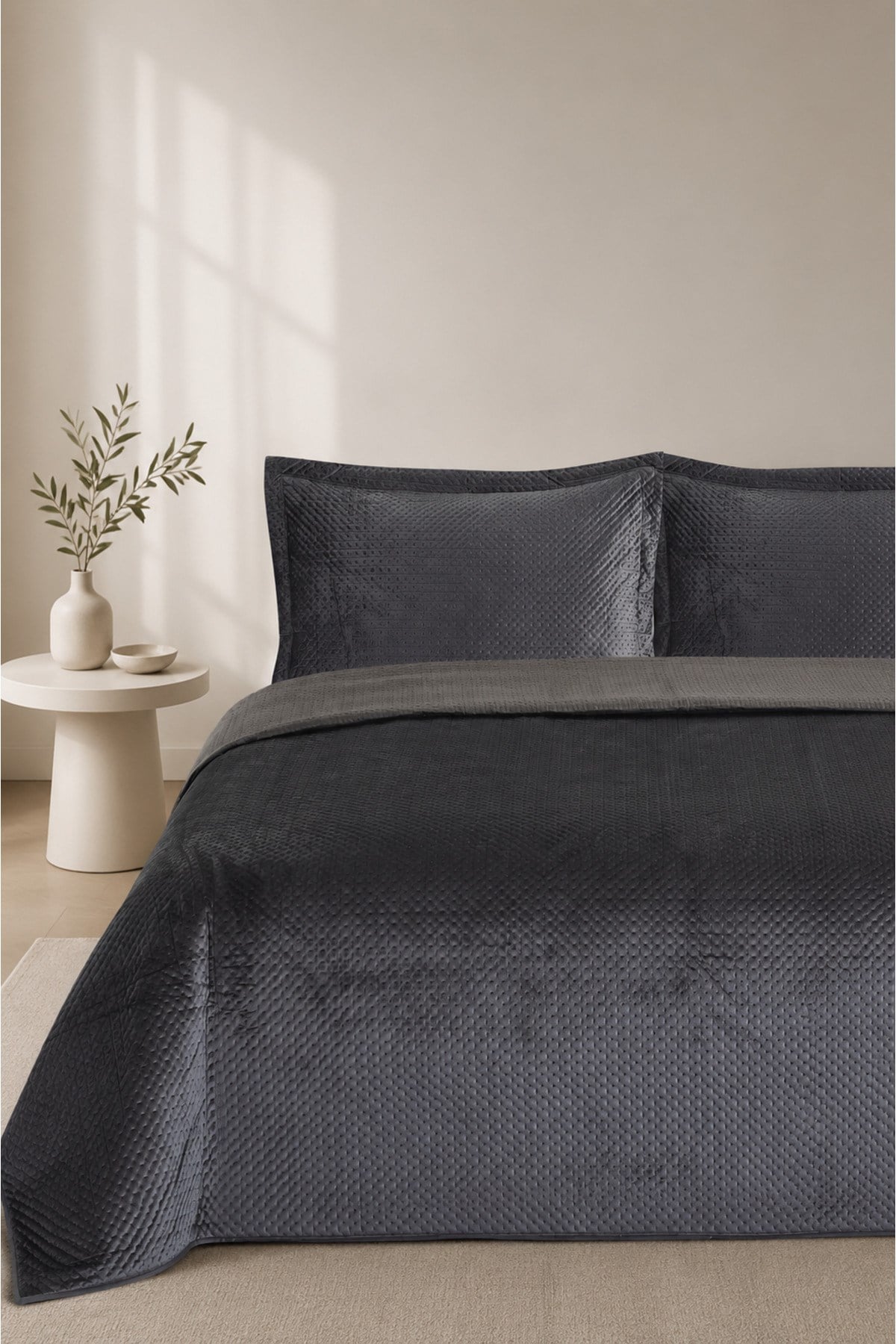 Premium Lüks Kadife Çift Kişilik Yatak Örtüsü Seti (3 Parça) - 240x260 cm - Pvc Çantalı